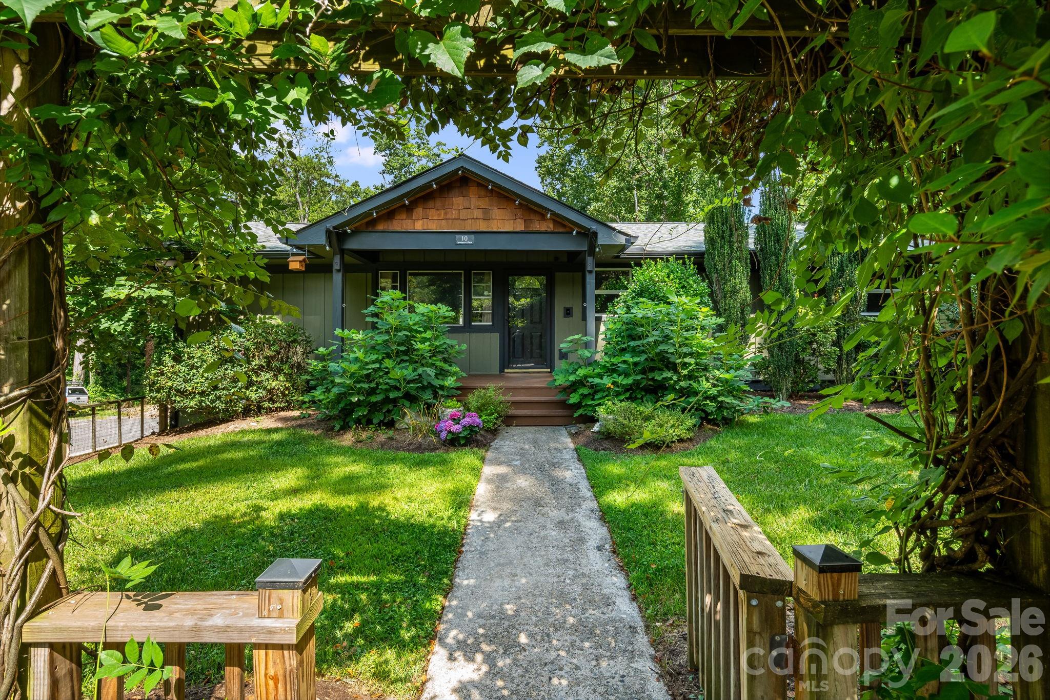 10 Davenport Place Property Photo 1
