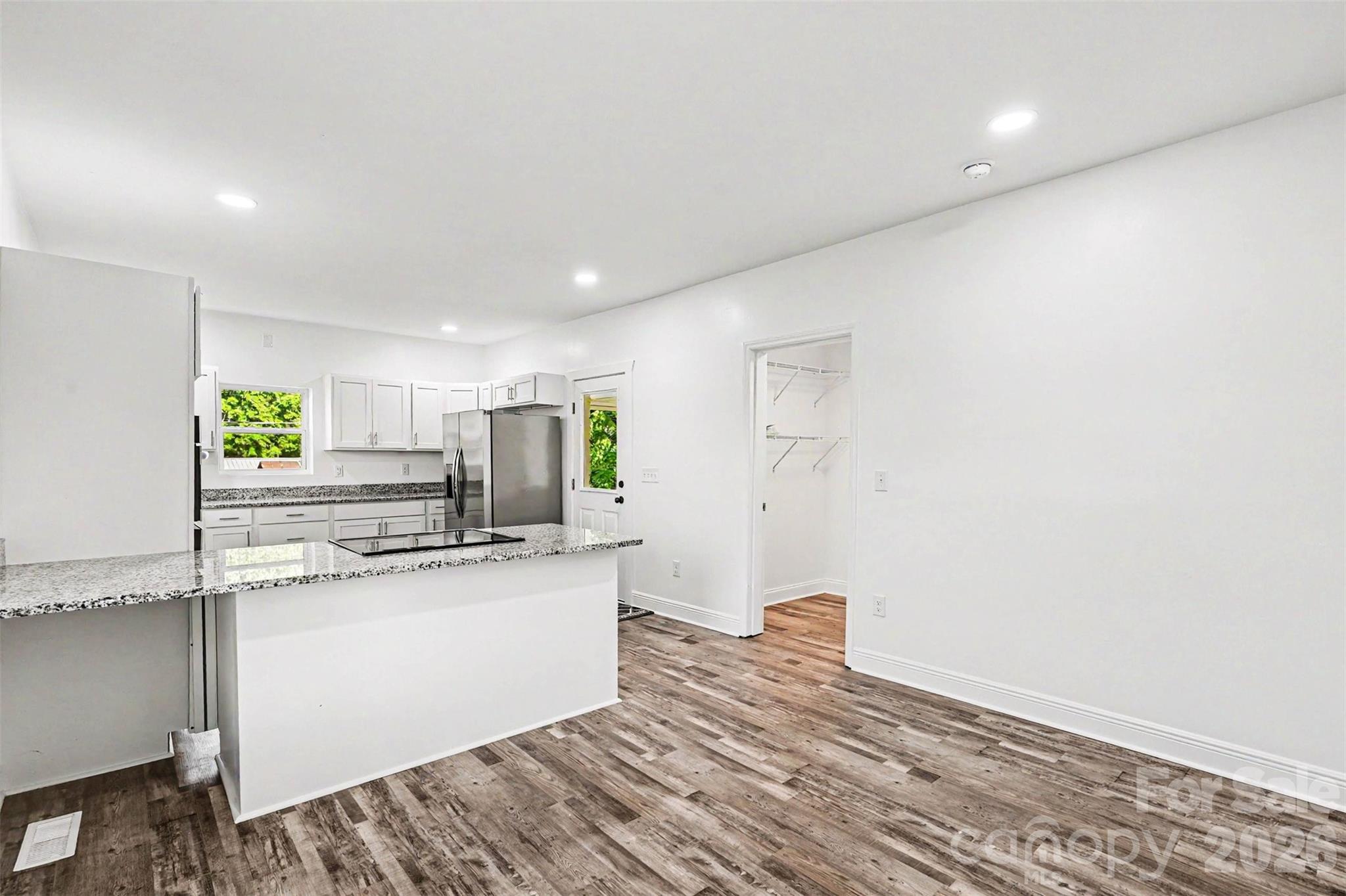 405 Aquadale Road Property Photo 12