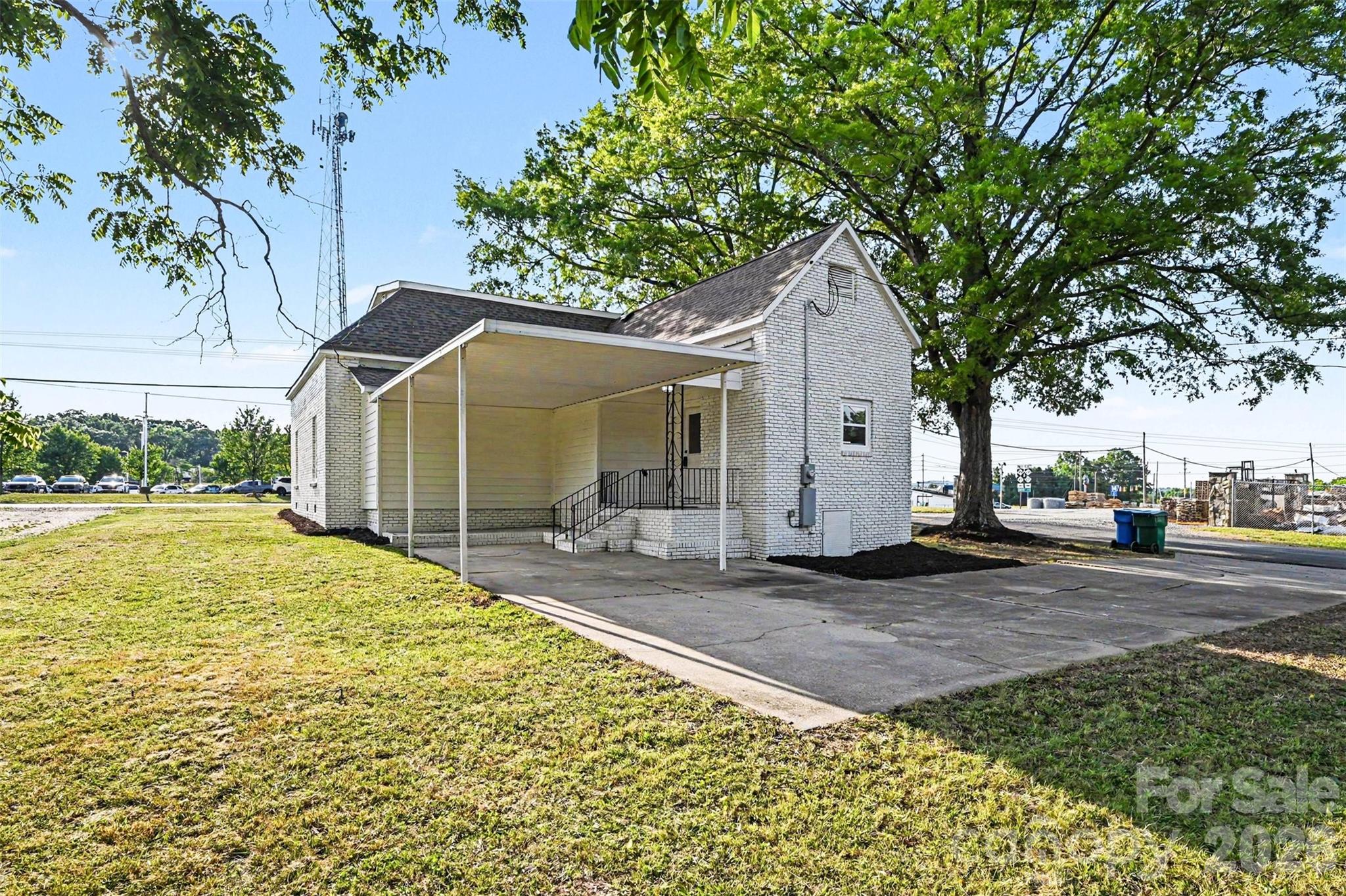 405 Aquadale Road Property Photo 26