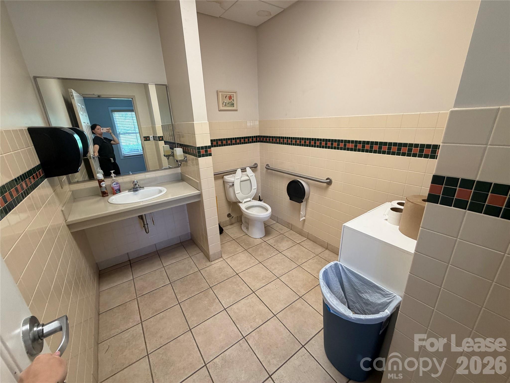 121 Rolling Hill Road Property Photo 17