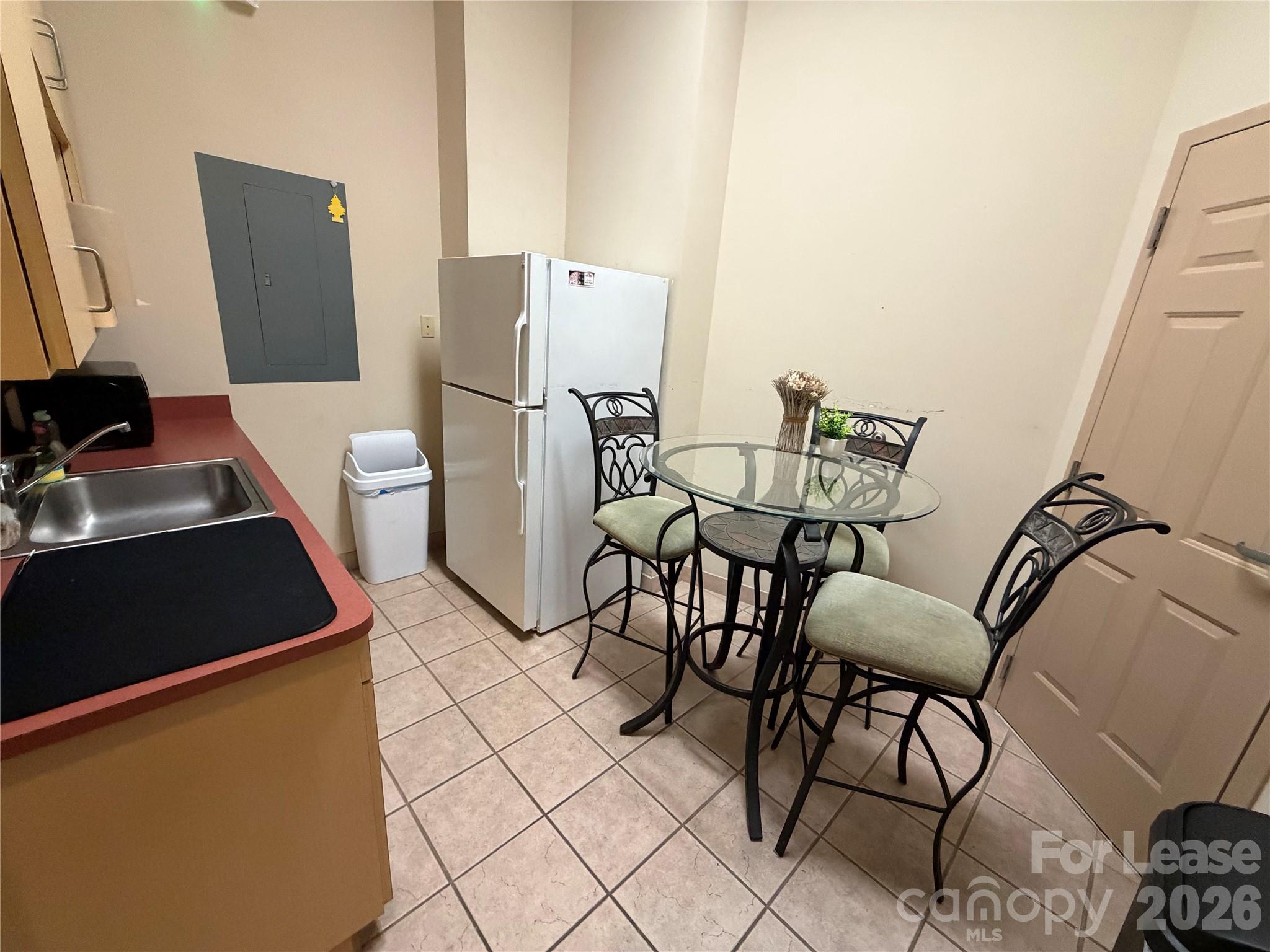 121 Rolling Hill Road Property Photo 18