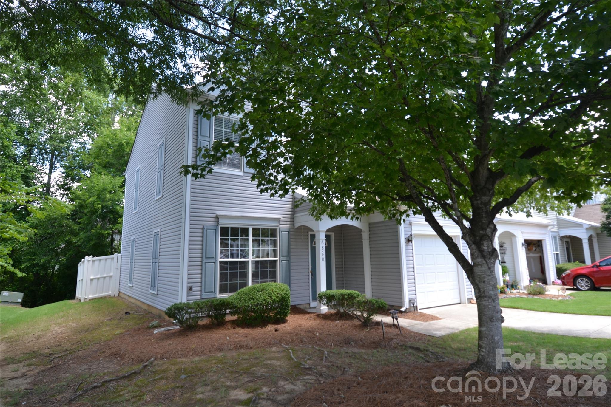 6820 Beverly Springs Drive Property Photo 2
