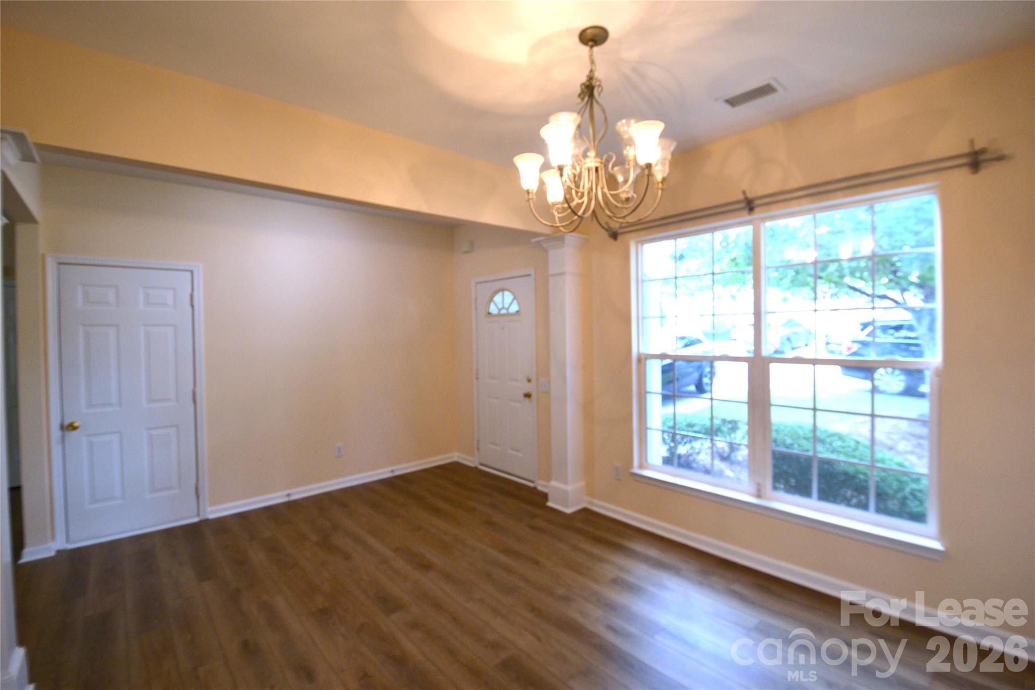 6820 Beverly Springs Drive Property Photo 7