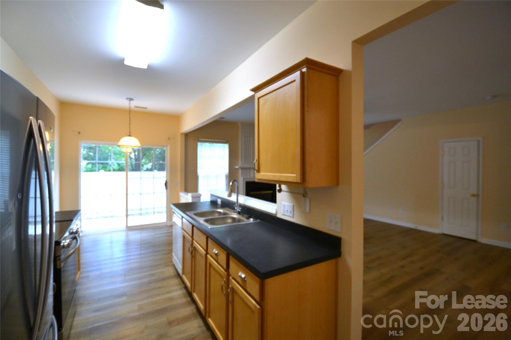 6820 Beverly Springs Drive Property Photo 8