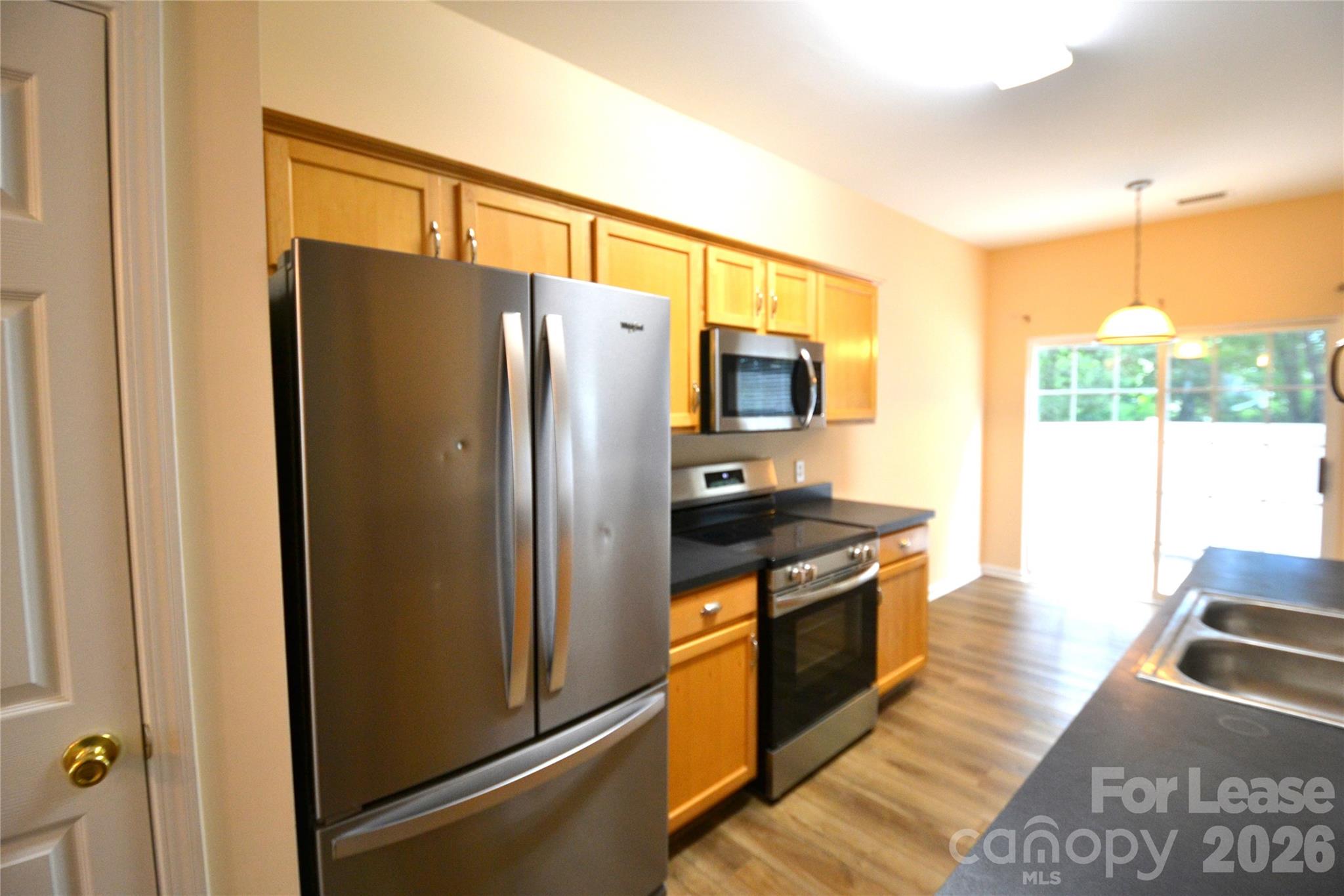 6820 Beverly Springs Drive Property Photo 9