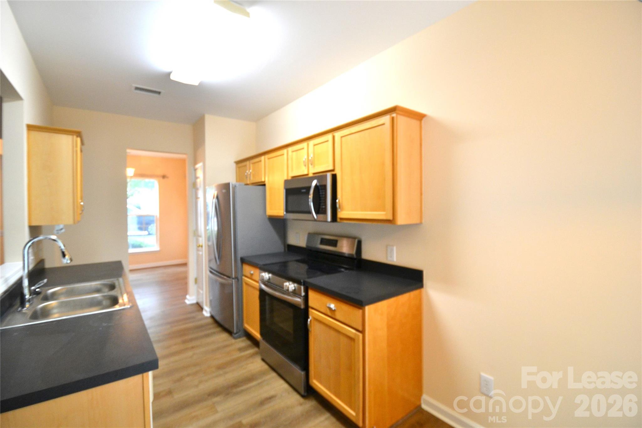 6820 Beverly Springs Drive Property Photo 10