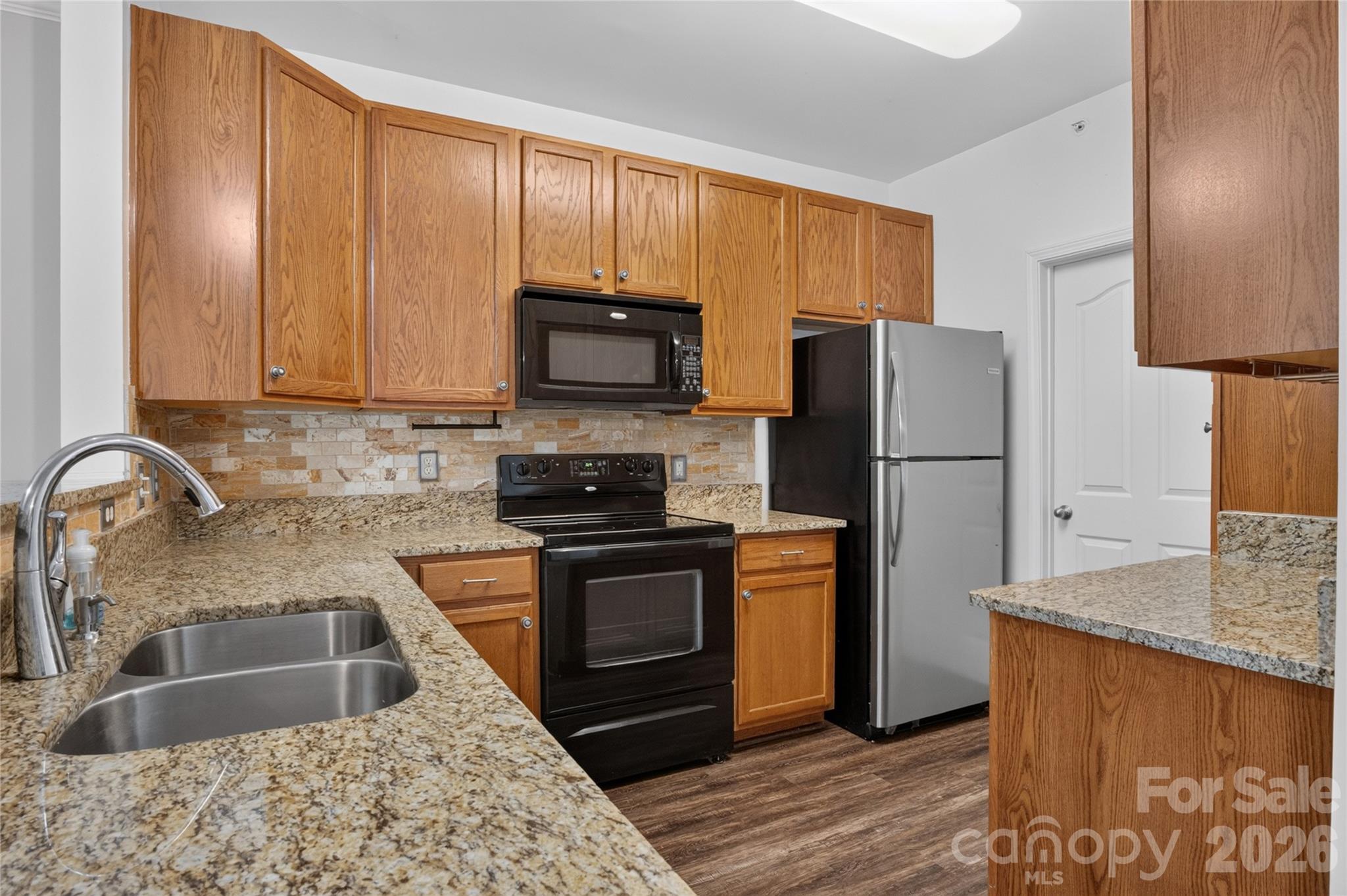 17221 Doe Valley Court Property Photo 4