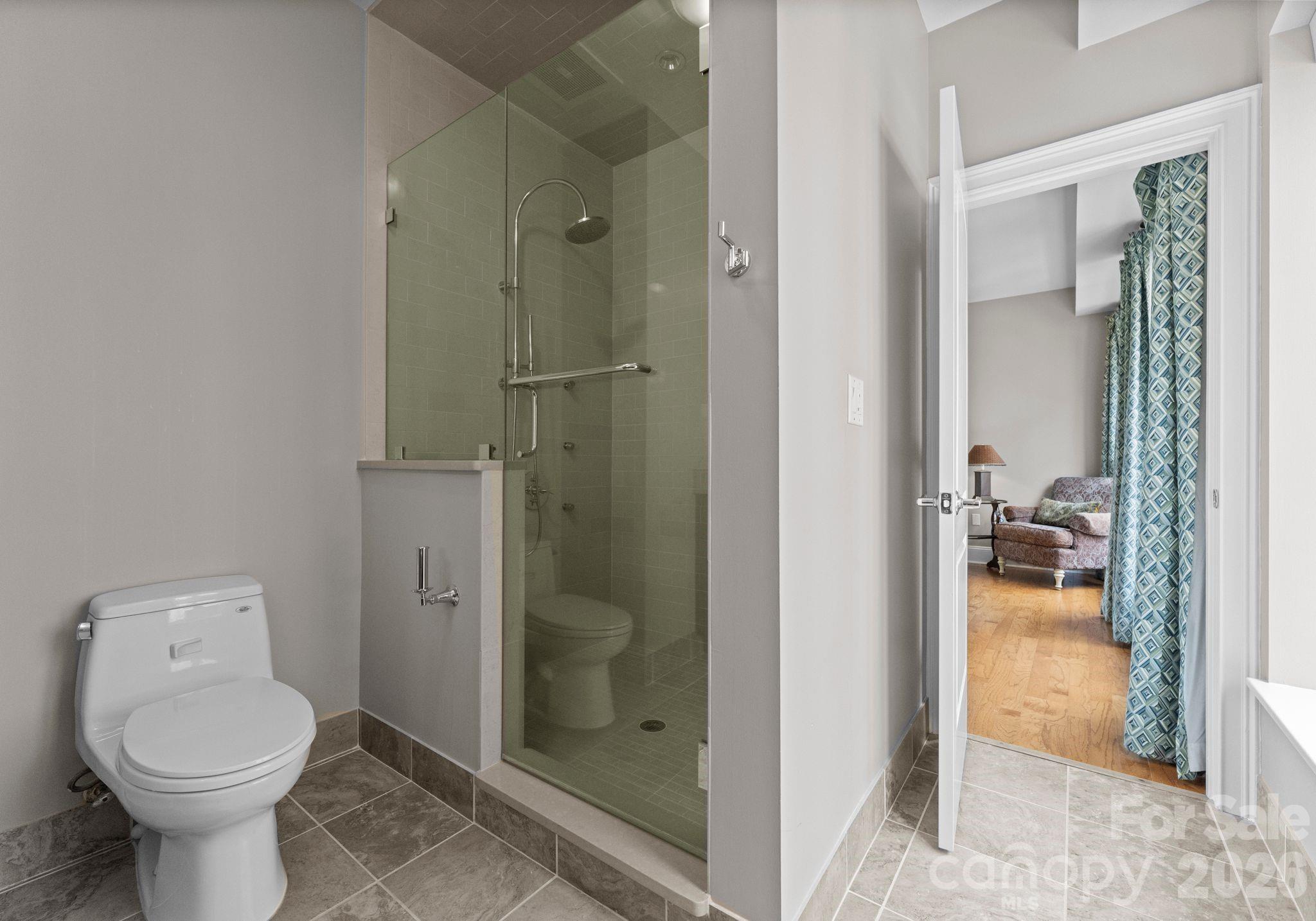 400 N Church Street 422 Property Photo 29