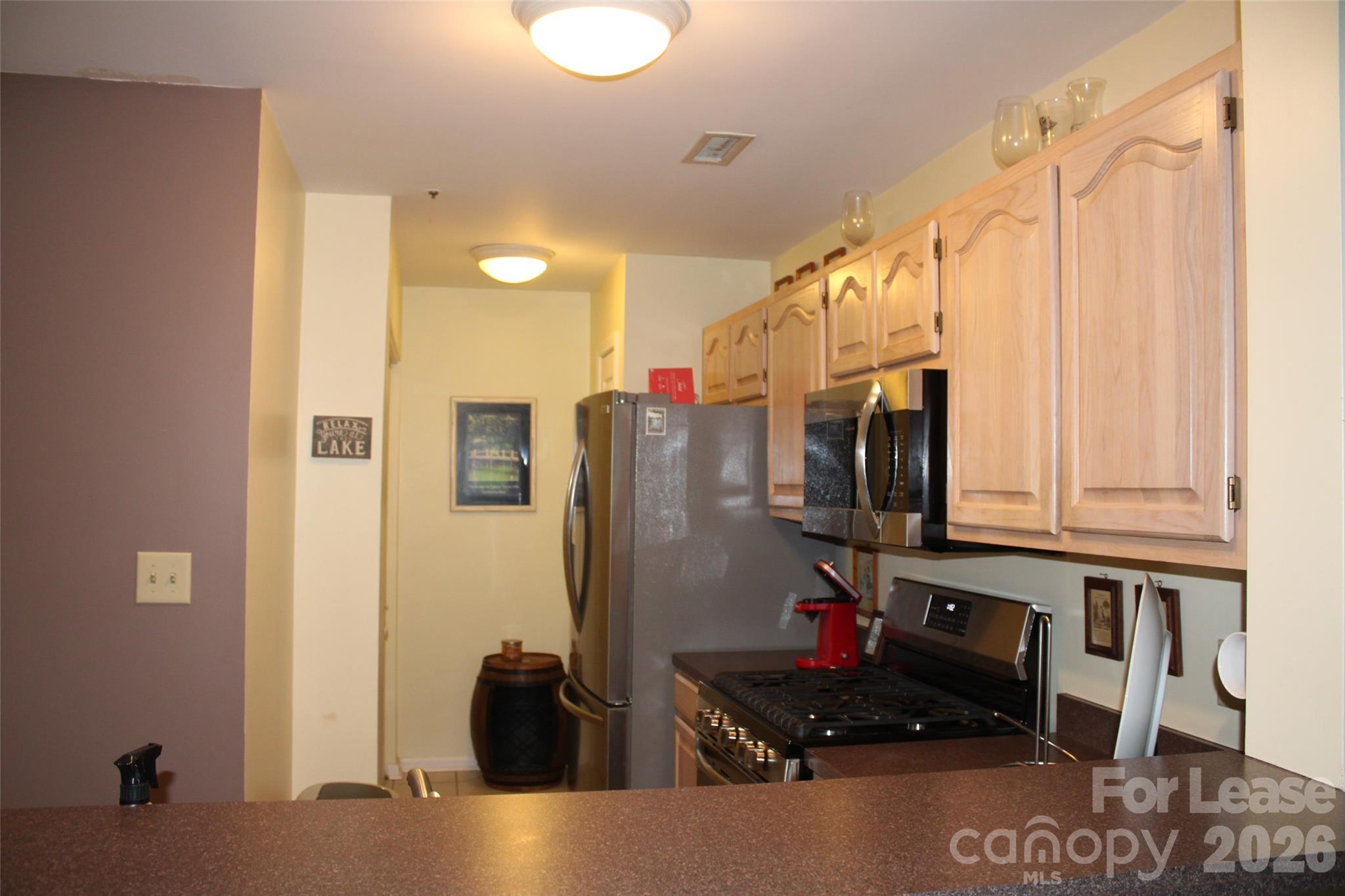 763 Southwest Drive Property Photo 2