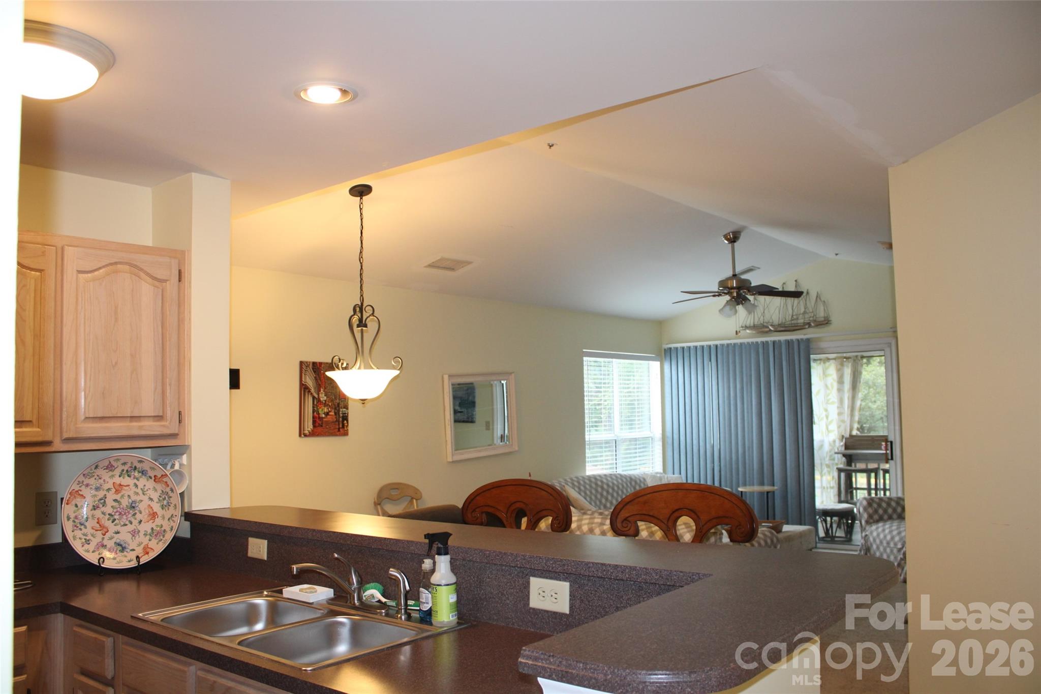 763 Southwest Drive Property Photo 7
