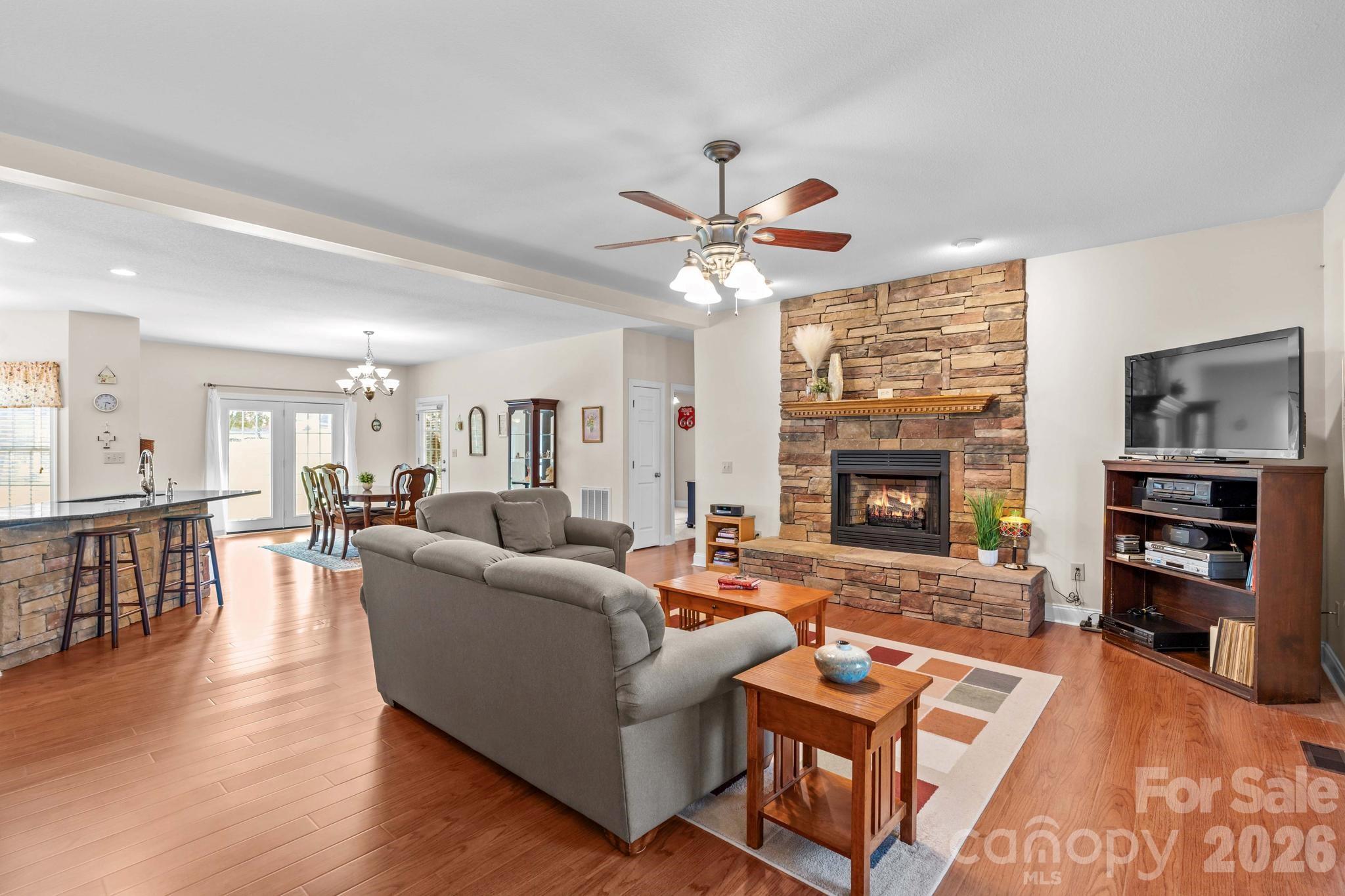 101 Devonshire Lane Property Photo 7