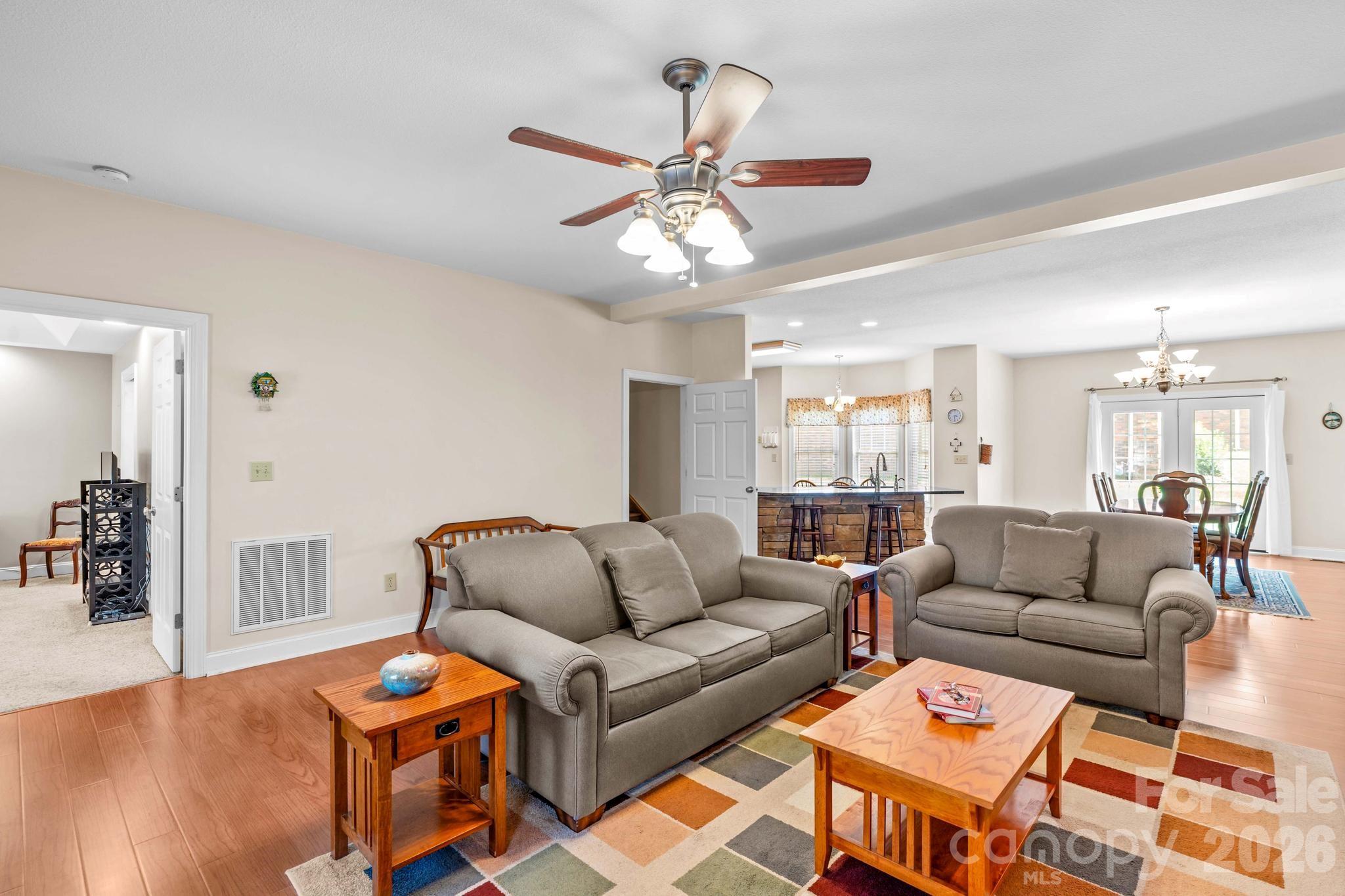 101 Devonshire Lane Property Photo 8