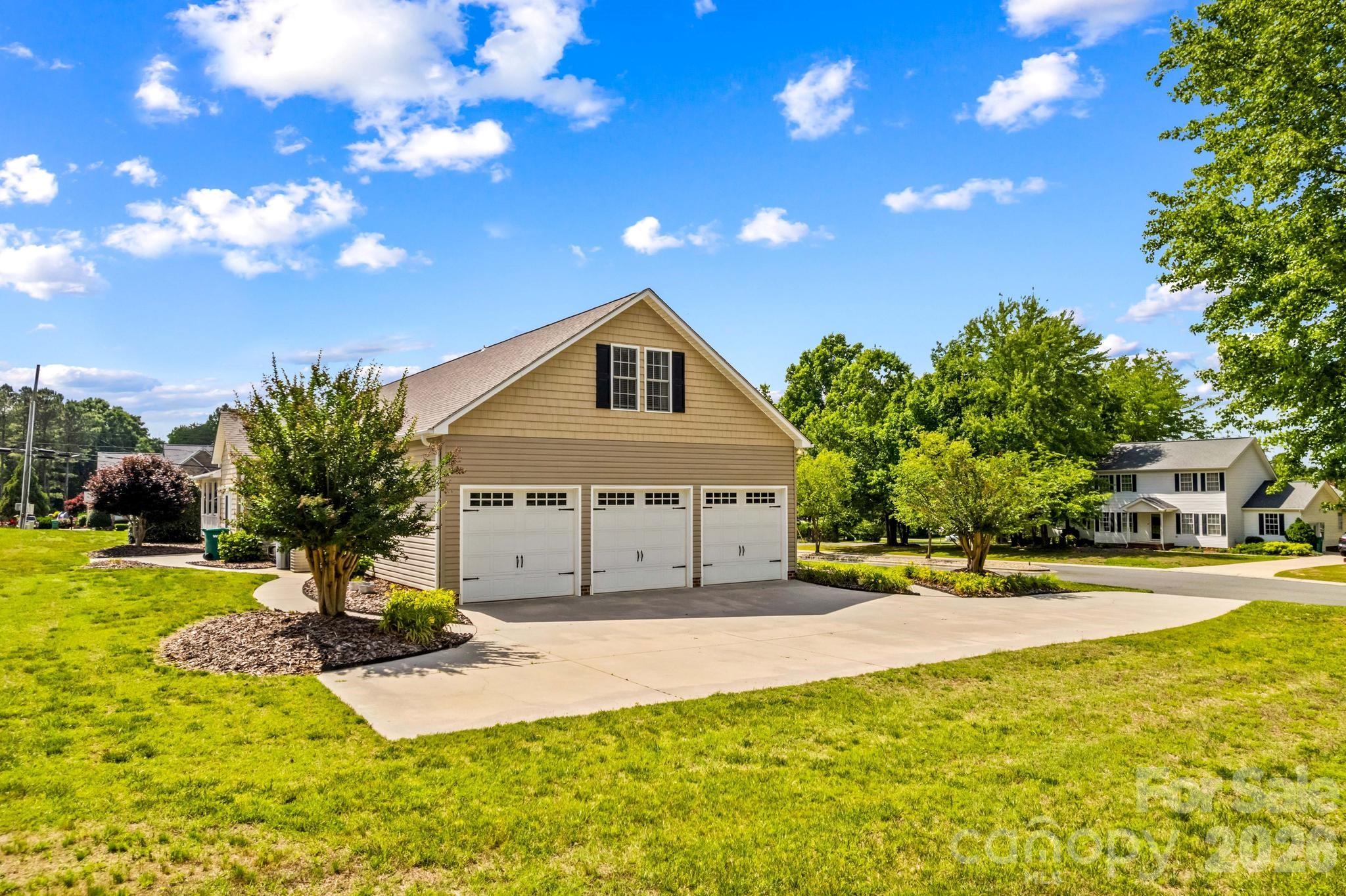 101 Devonshire Lane Property Photo 46