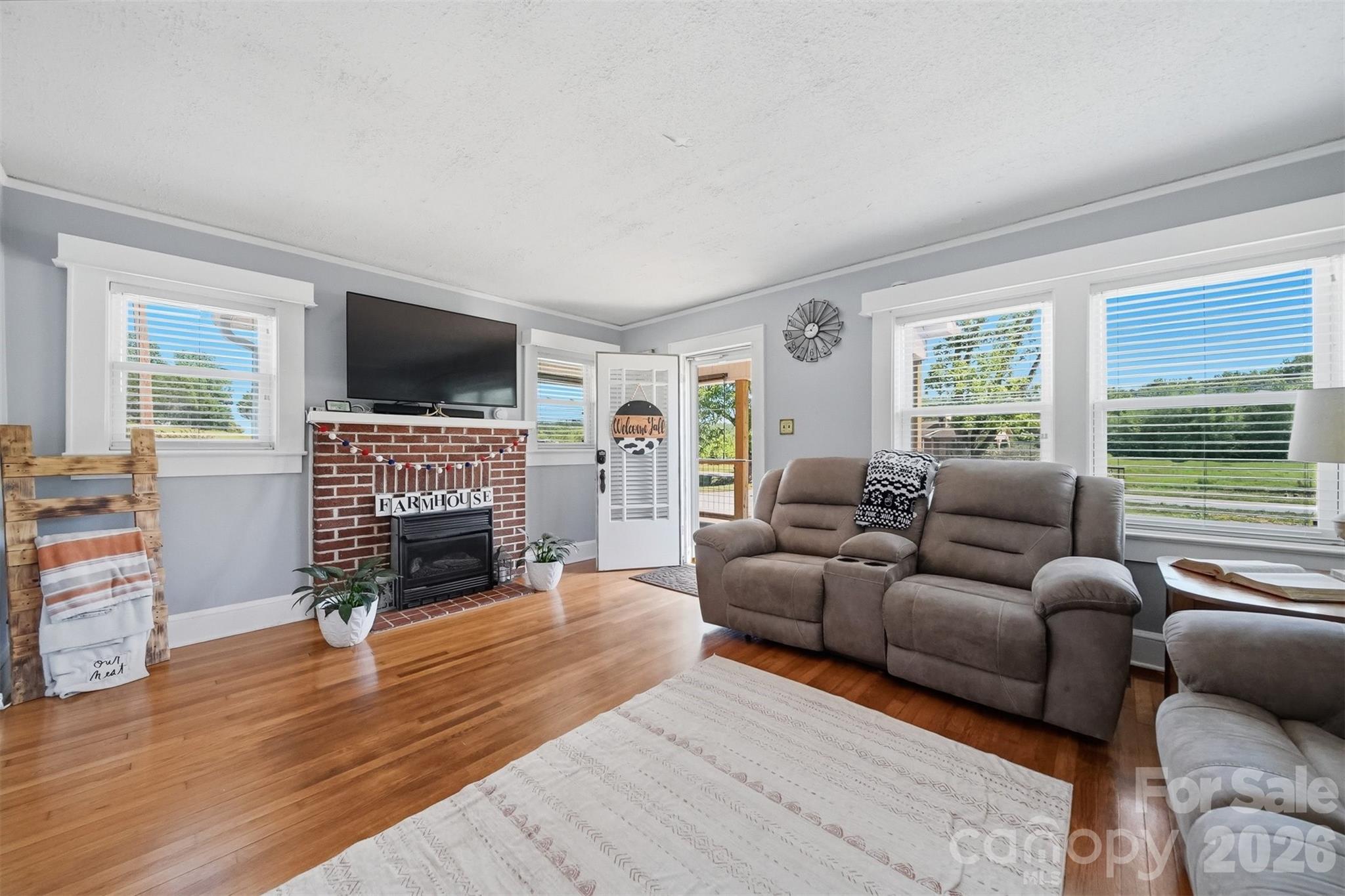 4039 Hartland Road Property Photo 6