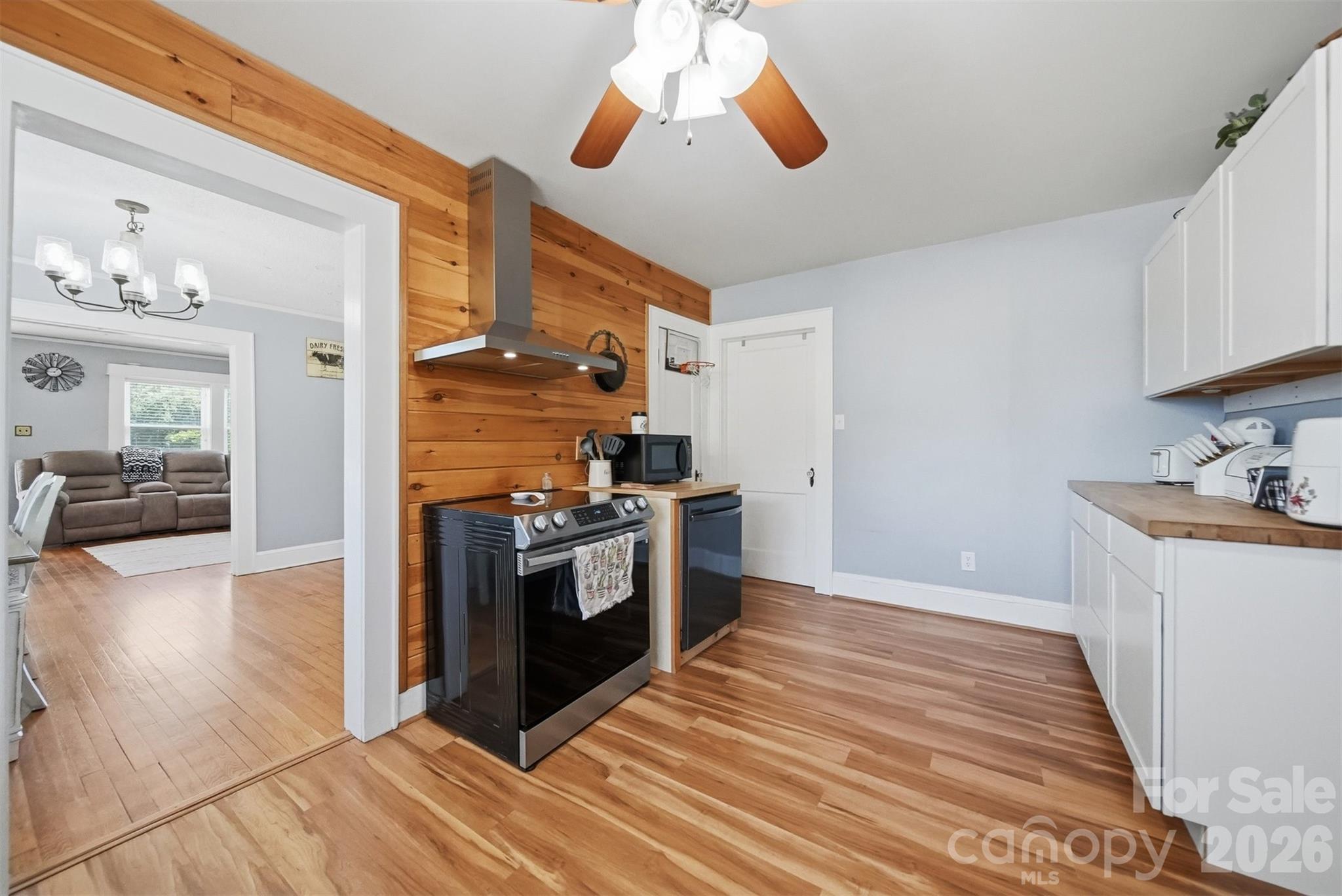 4039 Hartland Road Property Photo 11