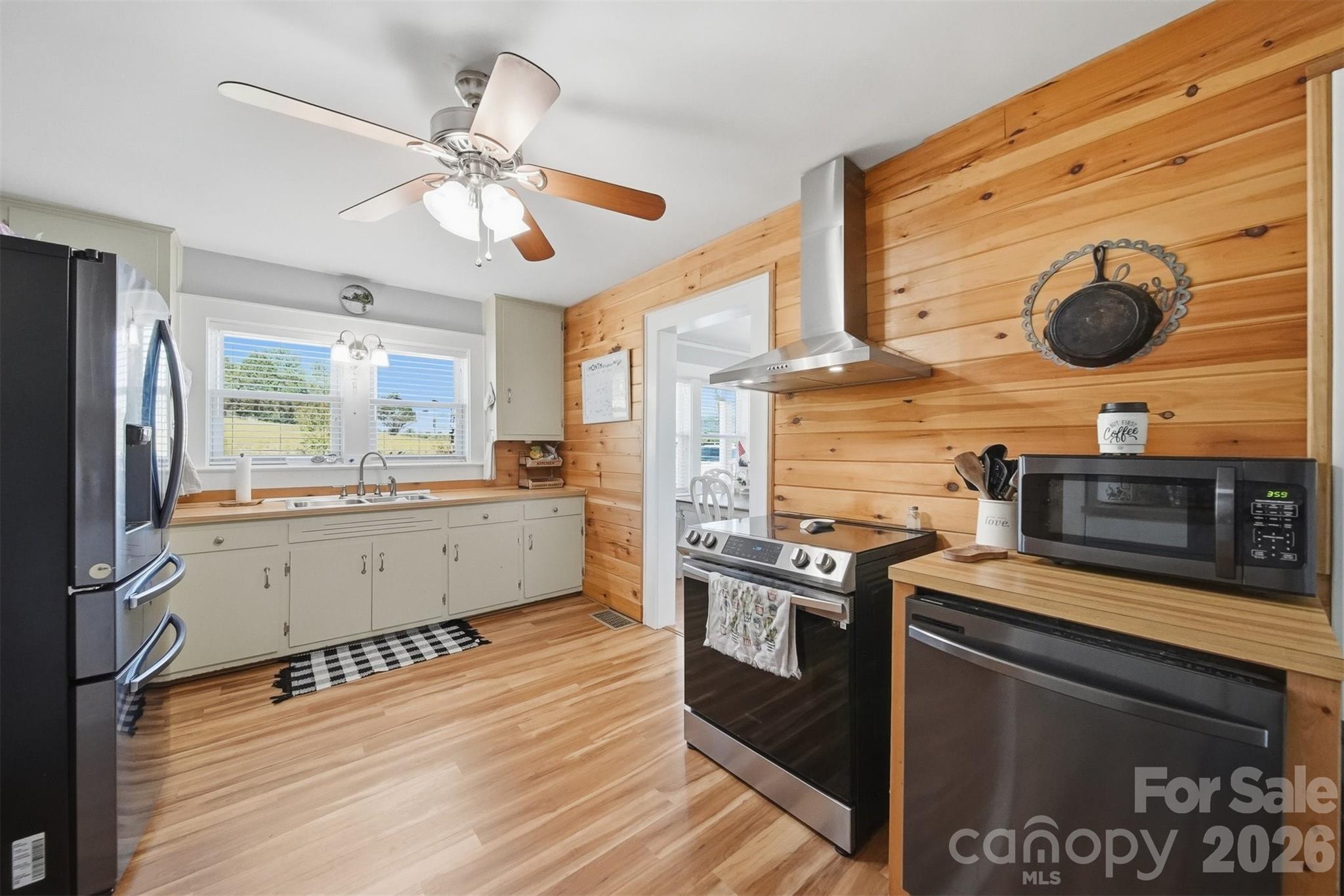 4039 Hartland Road Property Photo 12