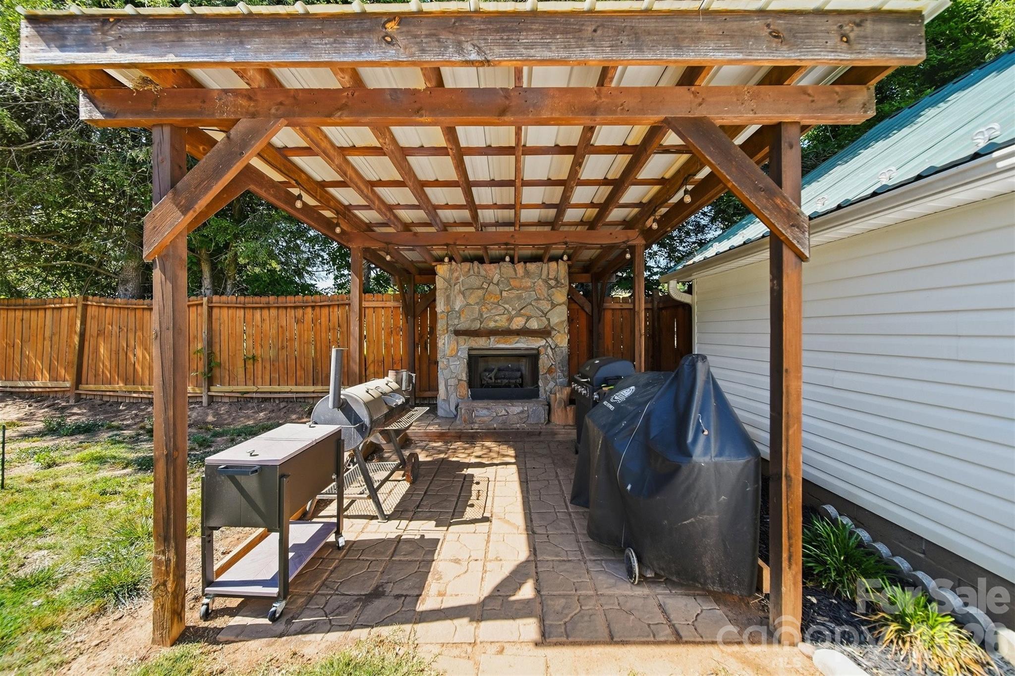 4039 Hartland Road Property Photo 25