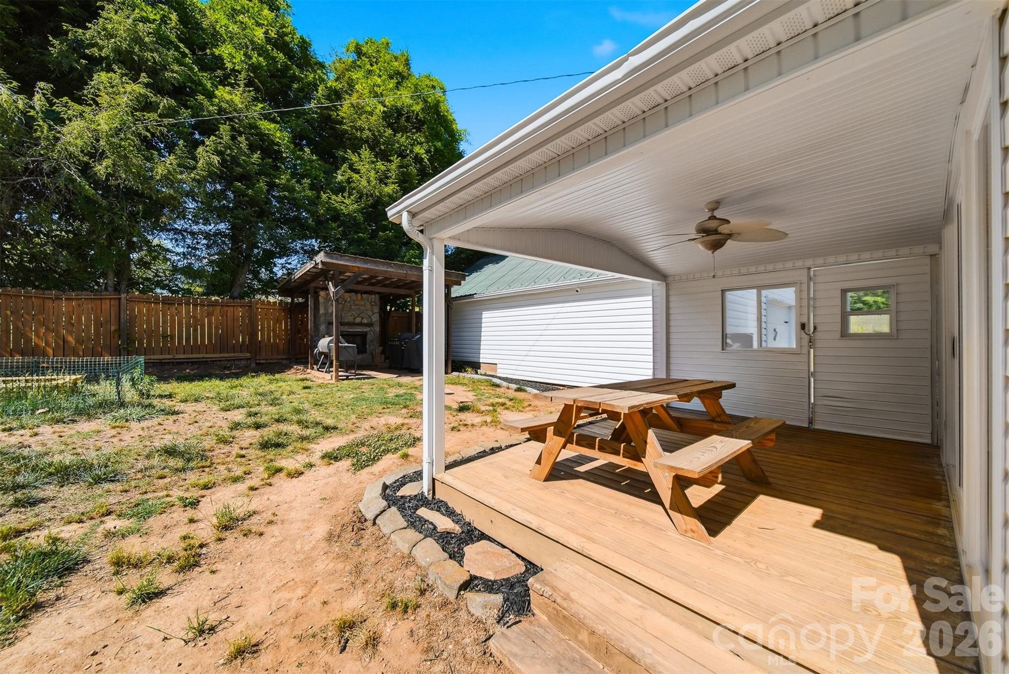 4039 Hartland Road Property Photo 27