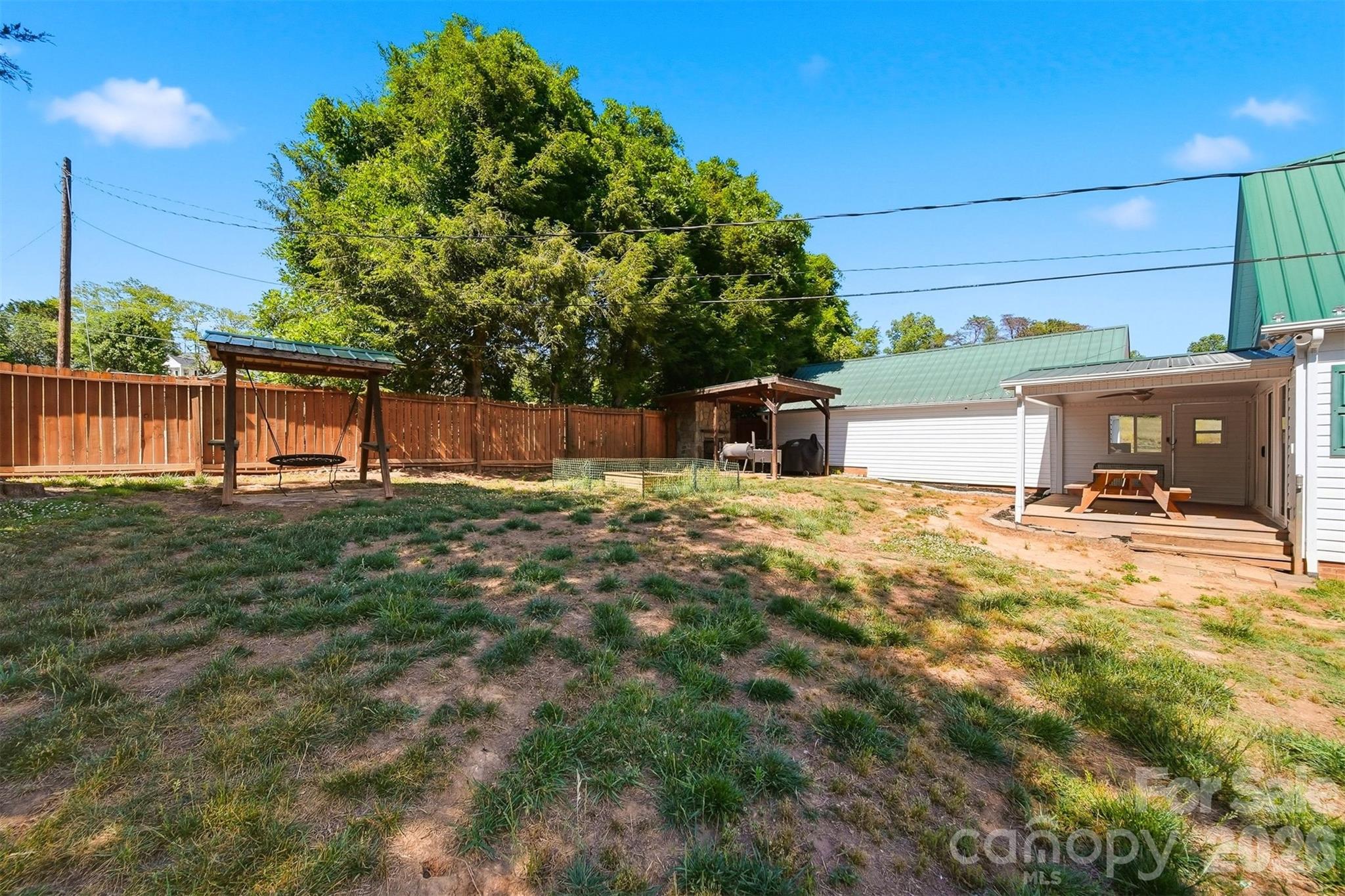 4039 Hartland Road Property Photo 28