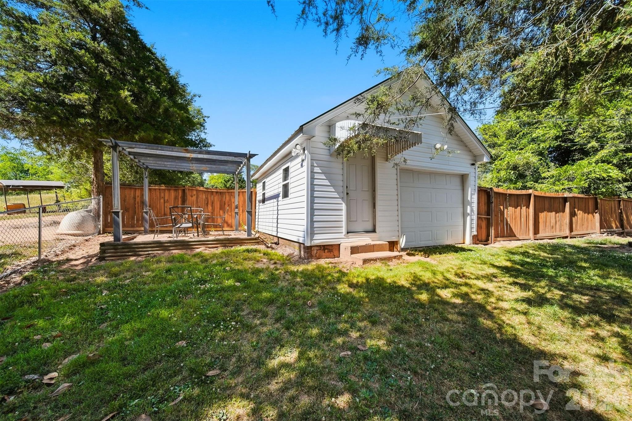 4039 Hartland Road Property Photo 30