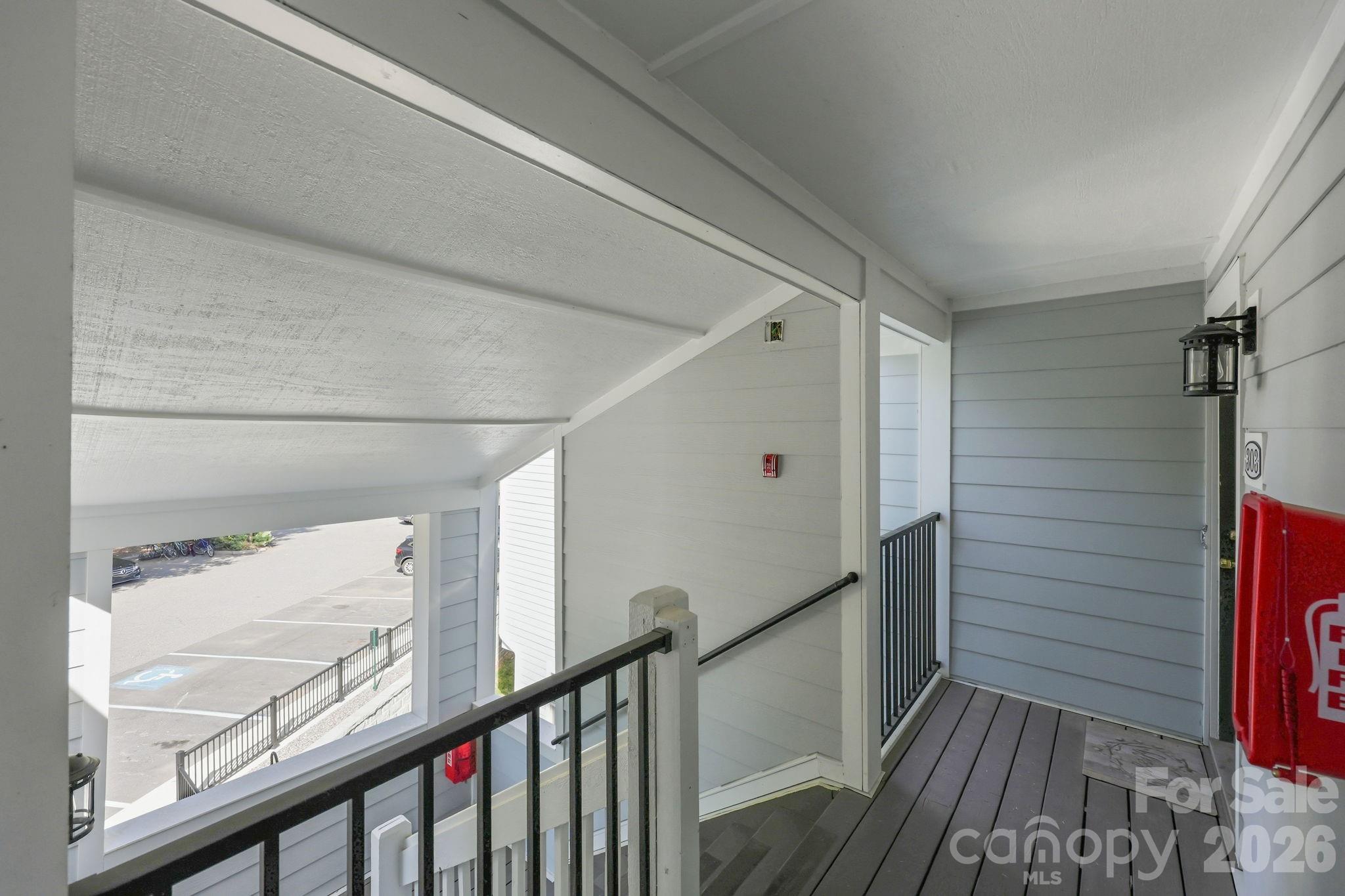 18801 Nautical Drive 304 Property Photo 6