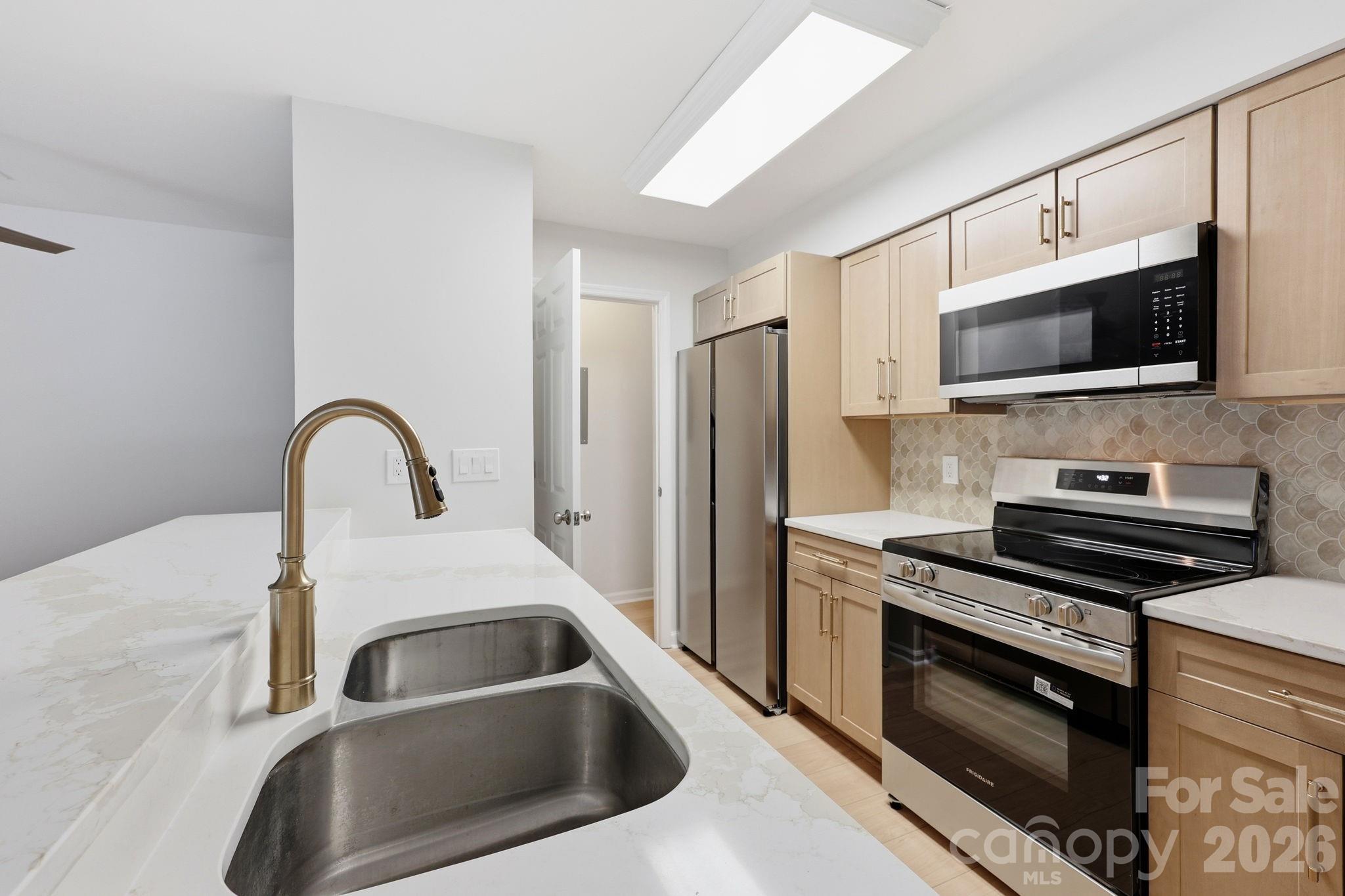 18801 Nautical Drive 304 Property Photo 14