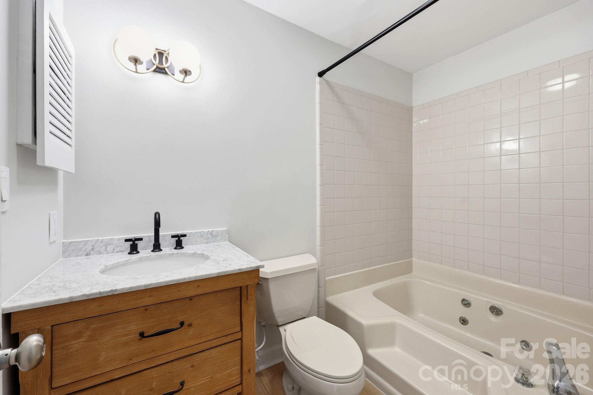 18801 Nautical Drive 304 Property Photo 28