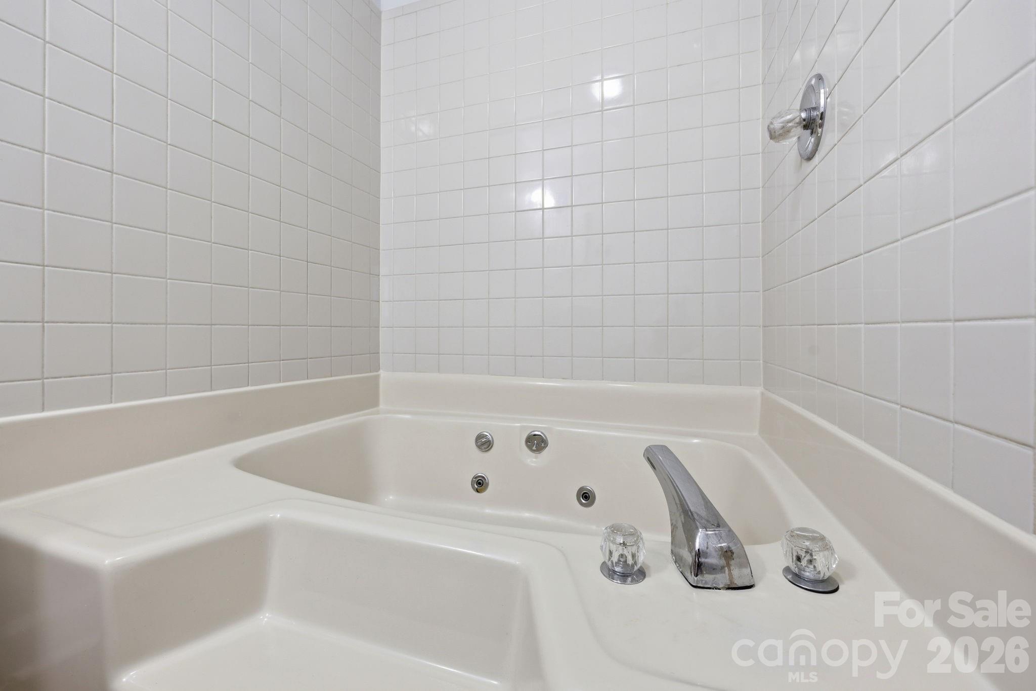 18801 Nautical Drive 304 Property Photo 29