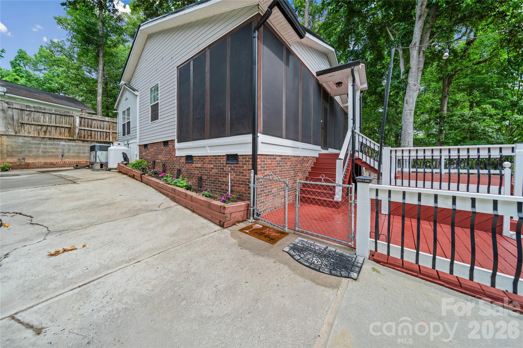 278/280 Lake Tillery Trail Property Photo 6