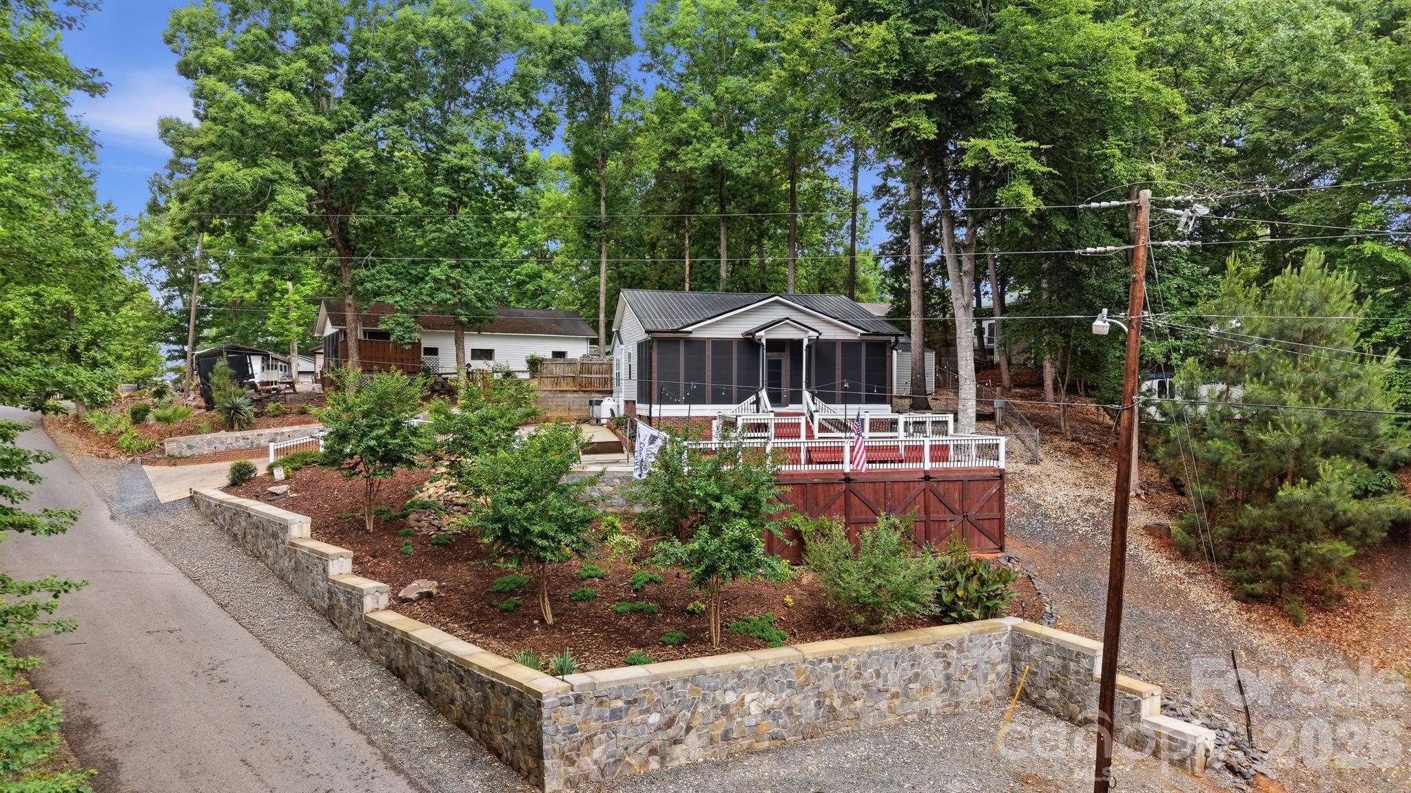 278/280 Lake Tillery Trail Property Photo 13