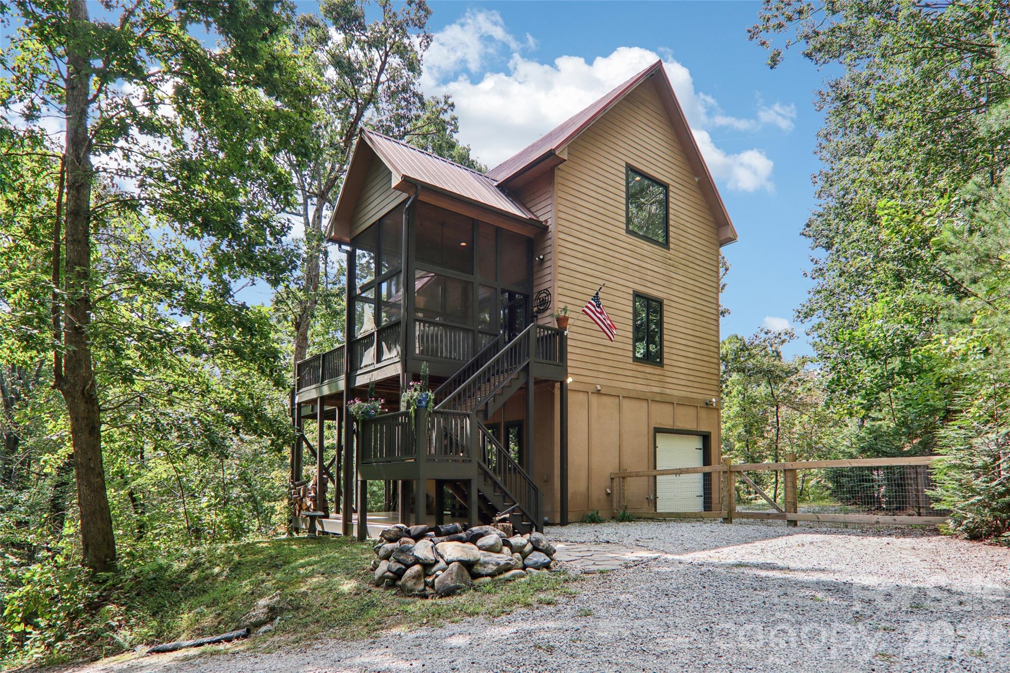 184 Deep Woods Lane Property Photo 3