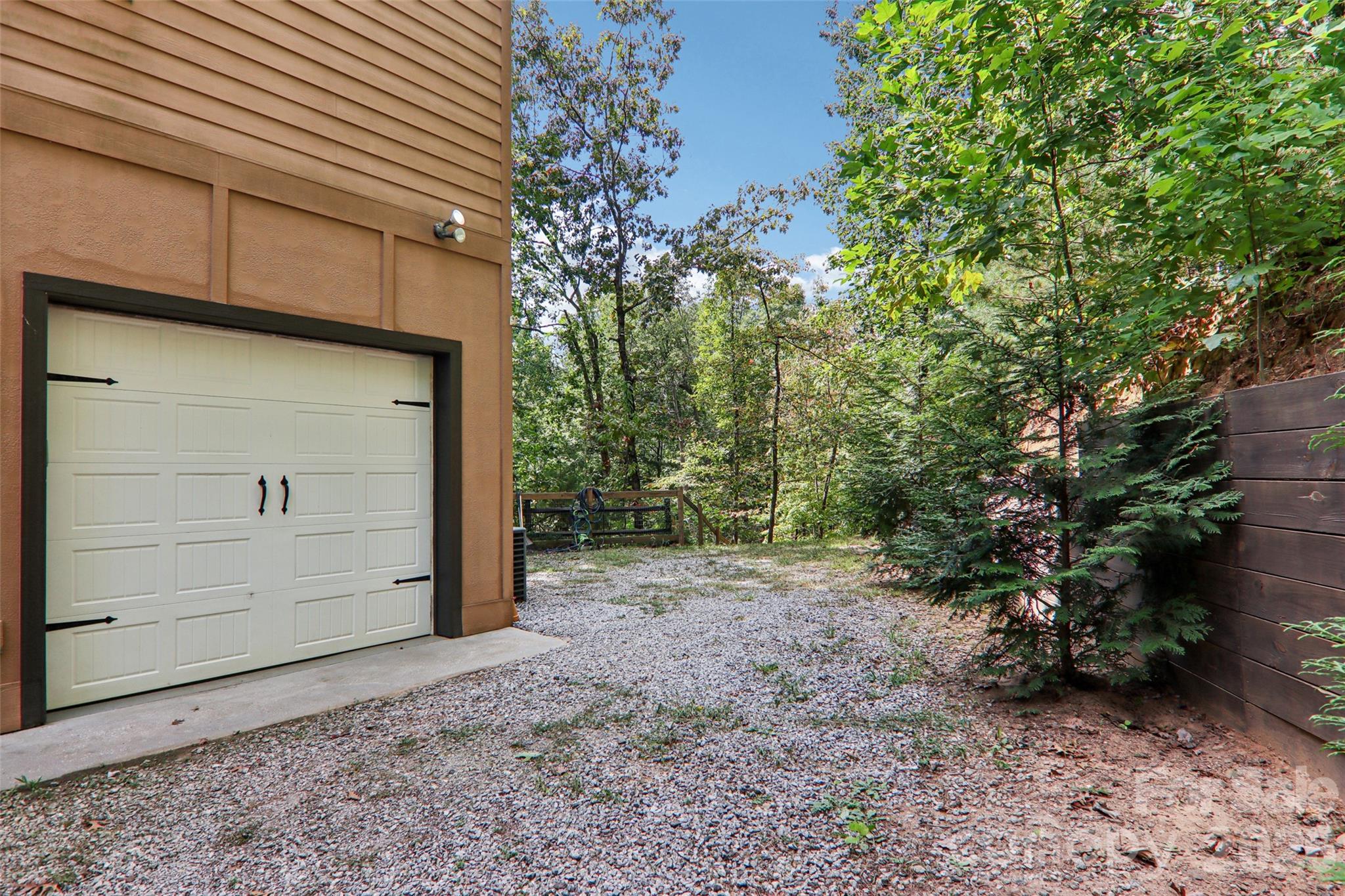 184 Deep Woods Lane Property Photo 38