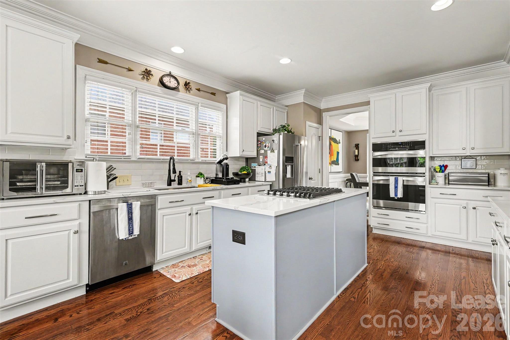 3908 Voltaire Drive Property Photo 11