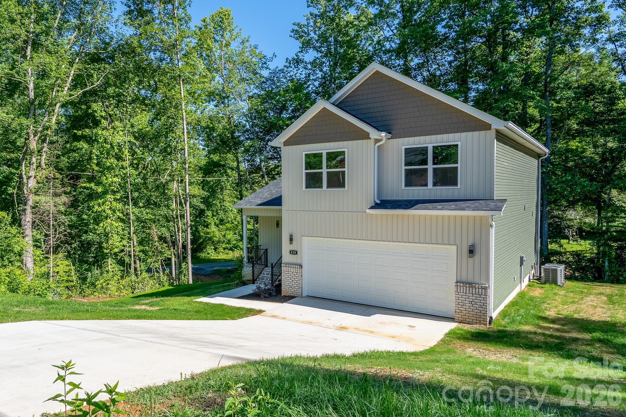 610 Queens Drive Property Photo 3