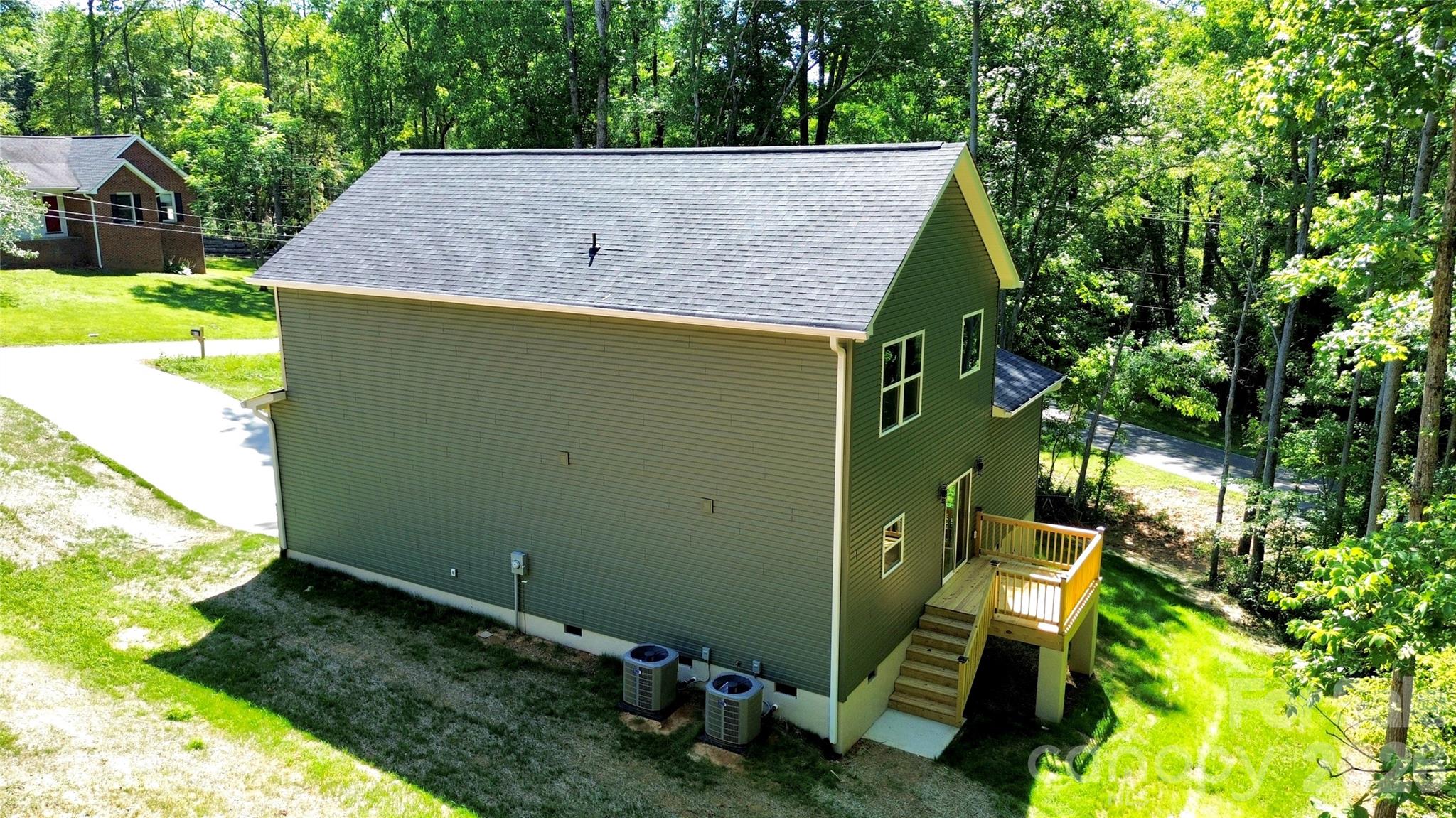610 Queens Drive Property Photo 9