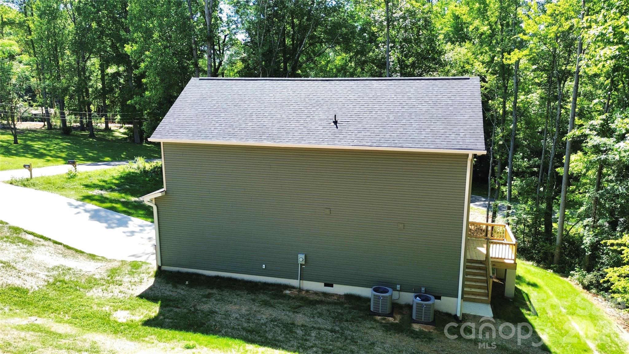 610 Queens Drive Property Photo 10