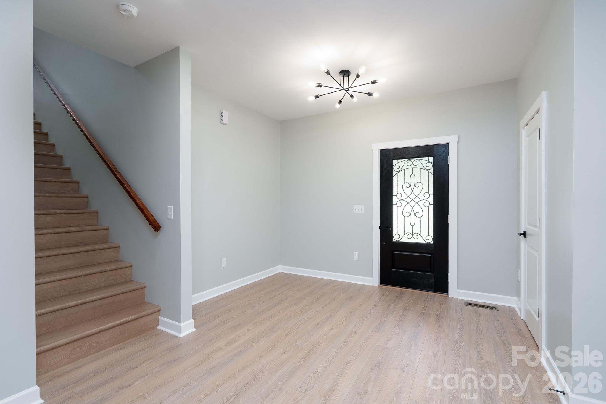 610 Queens Drive Property Photo 15