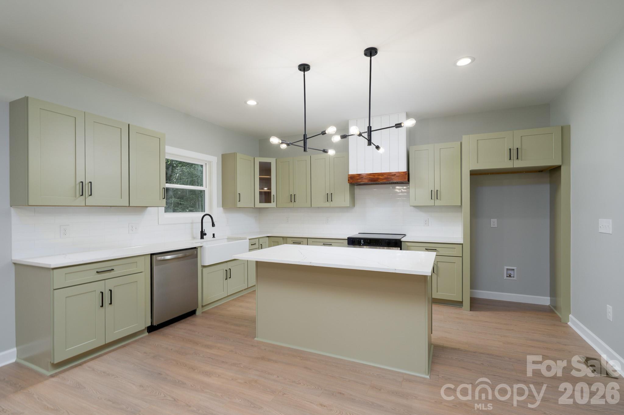 610 Queens Drive Property Photo 22