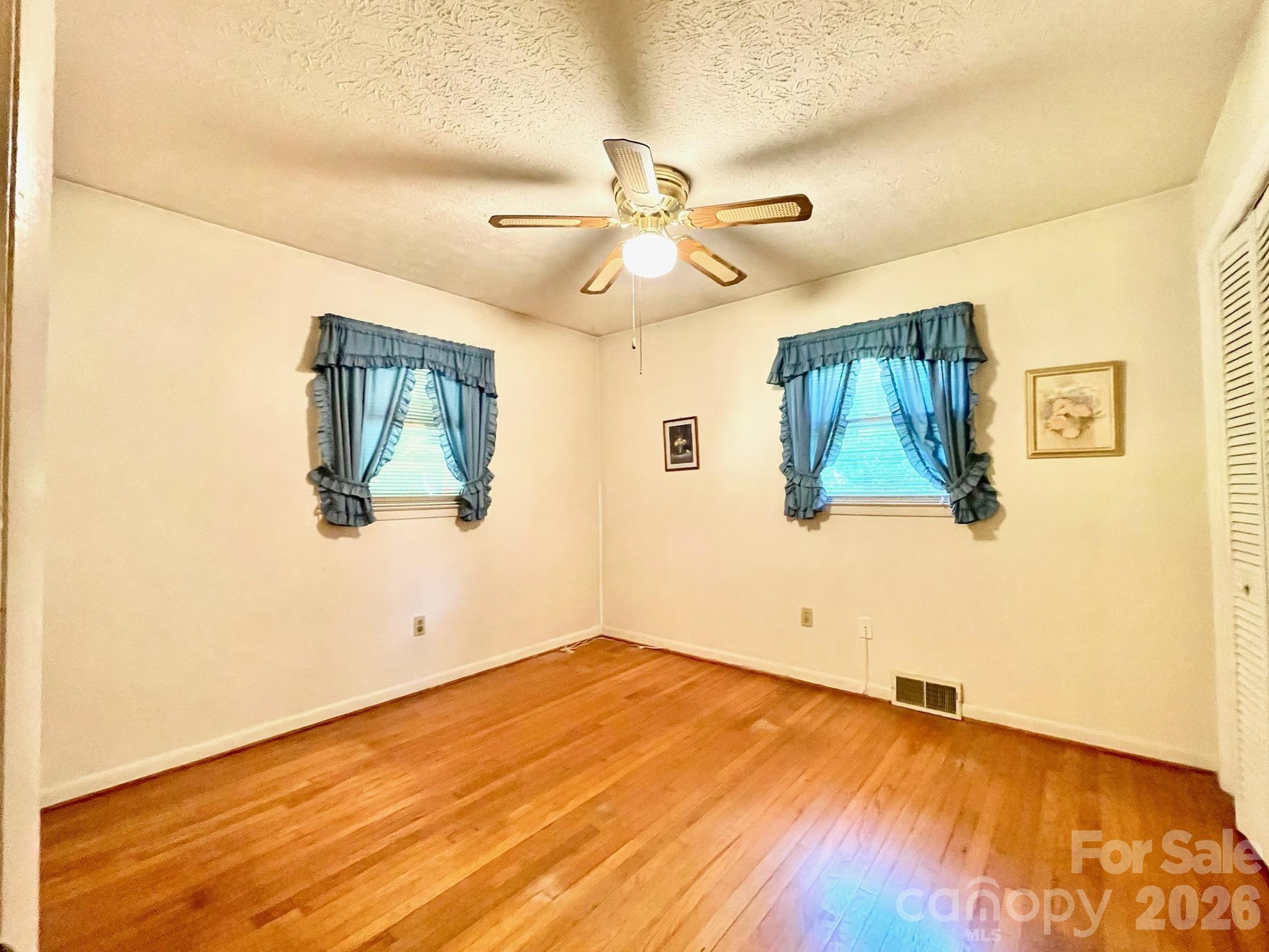 213 N Park Lane Property Photo 14