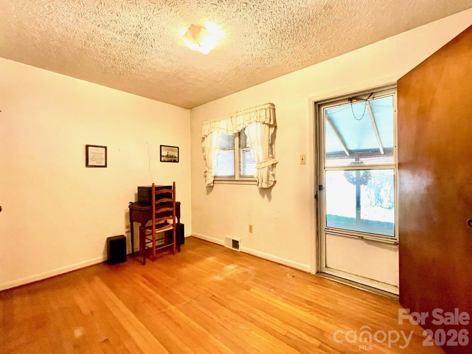 213 N Park Lane Property Photo 17