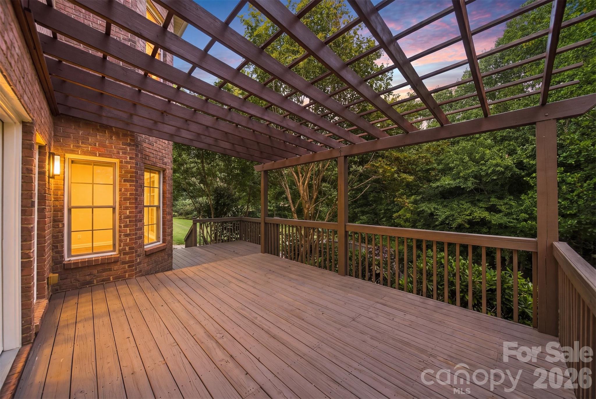 381 Lake Forest Drive Property Photo 2