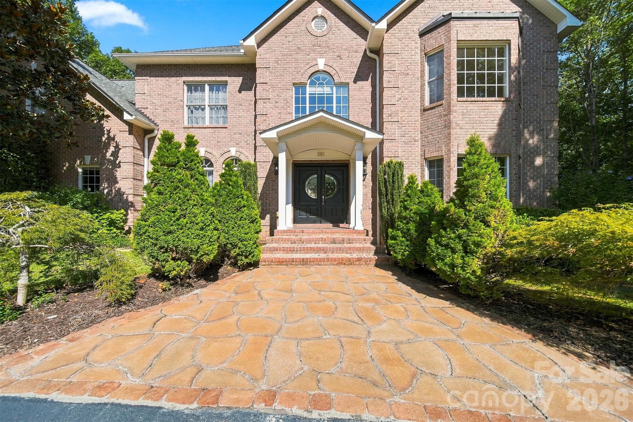 381 Lake Forest Drive Property Photo 5