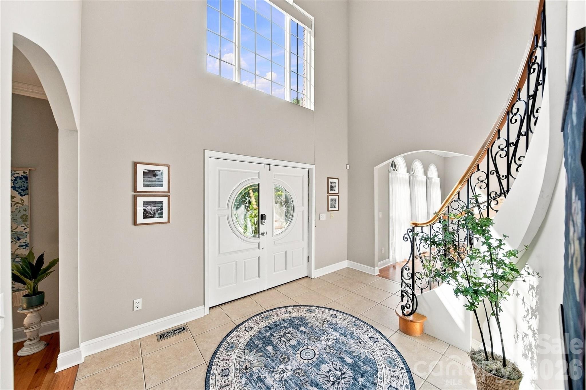 381 Lake Forest Drive Property Photo 6
