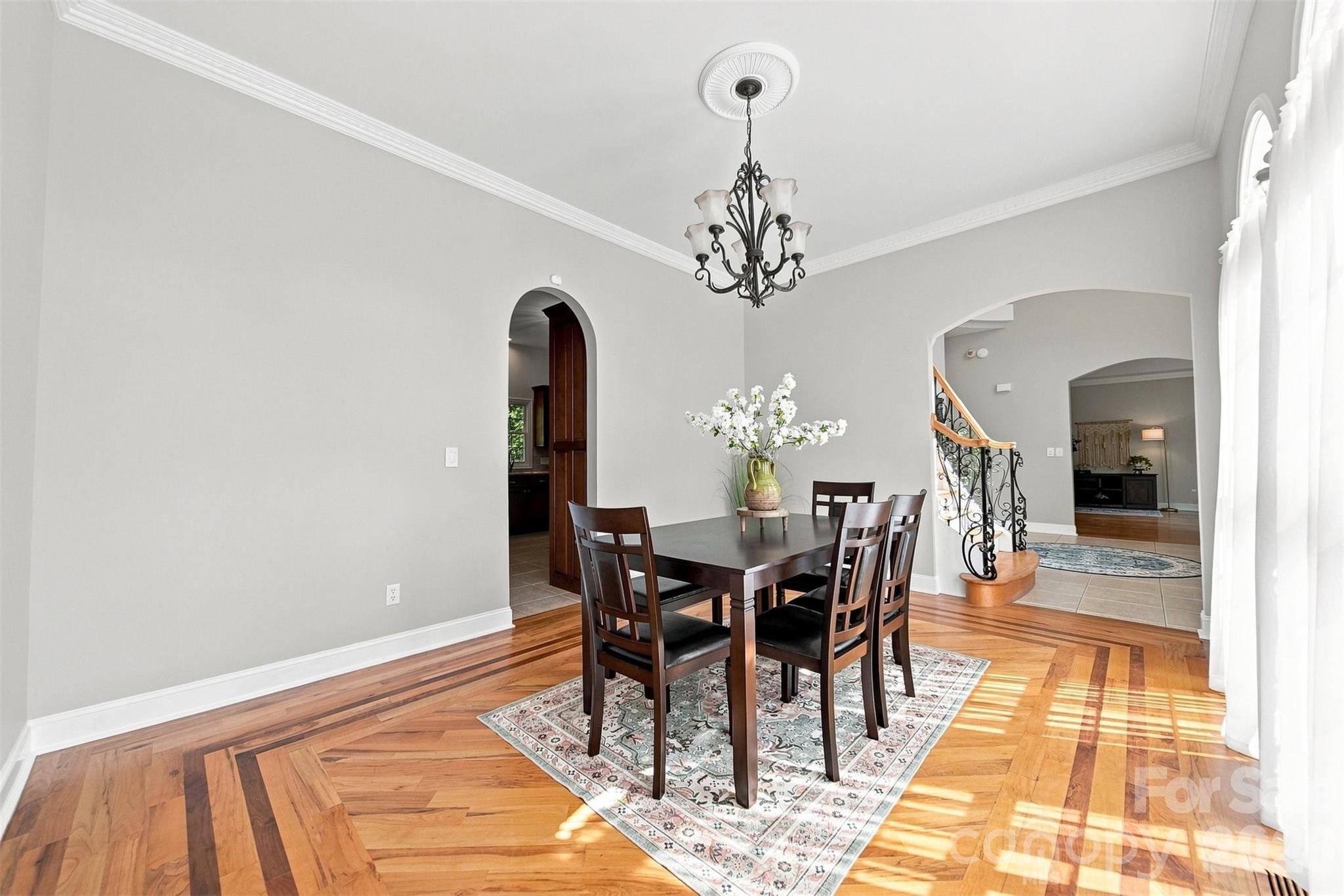 381 Lake Forest Drive Property Photo 8