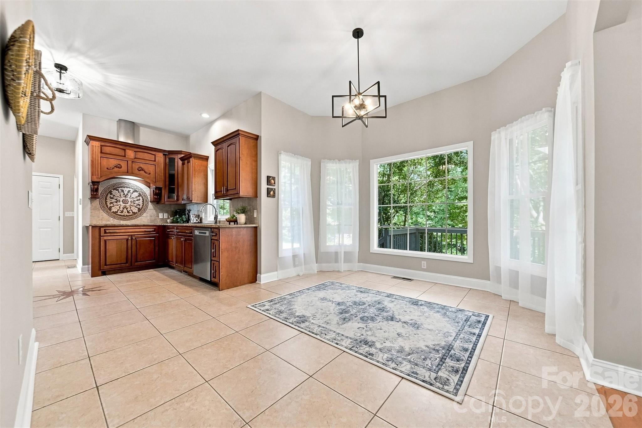 381 Lake Forest Drive Property Photo 16