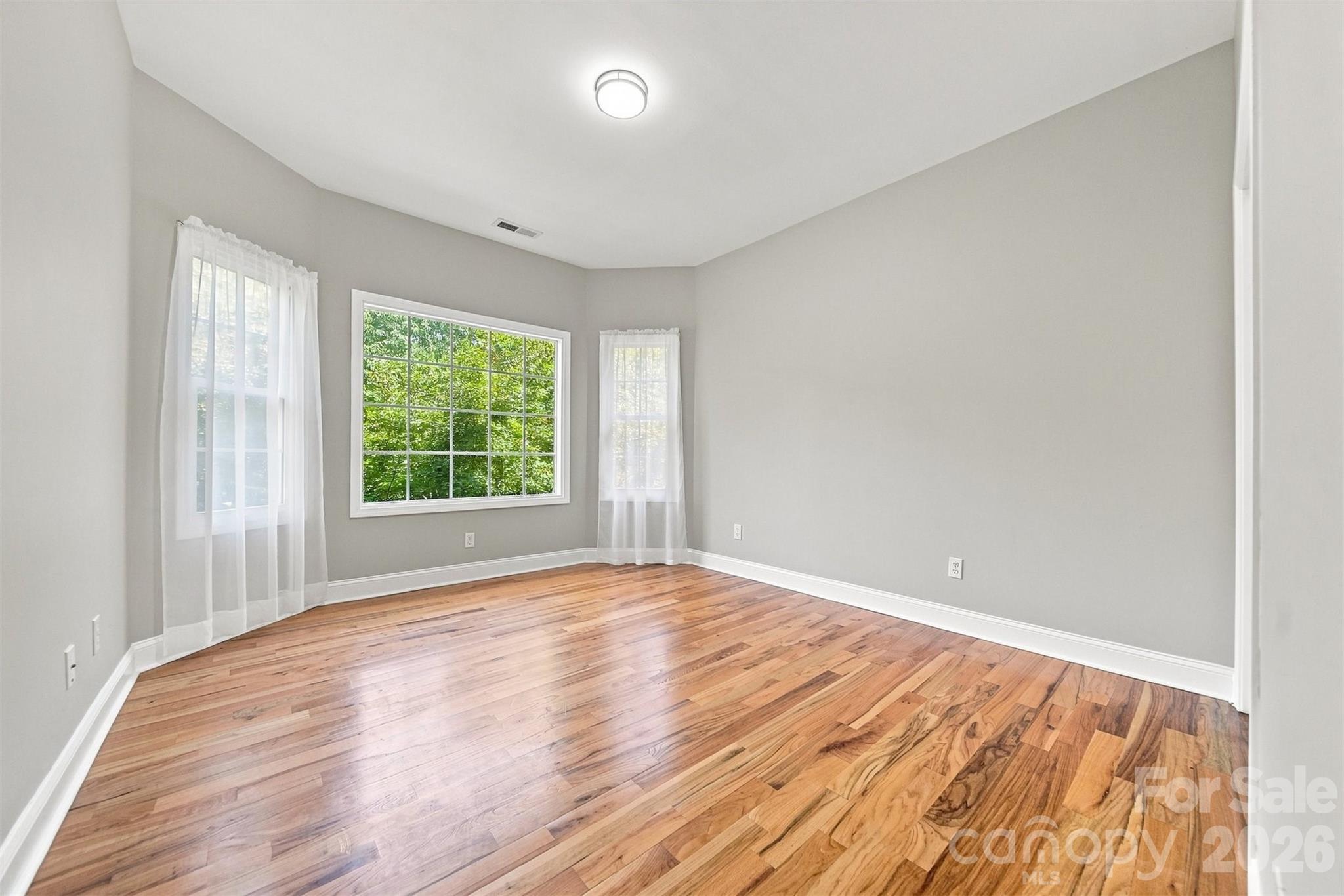 381 Lake Forest Drive Property Photo 29