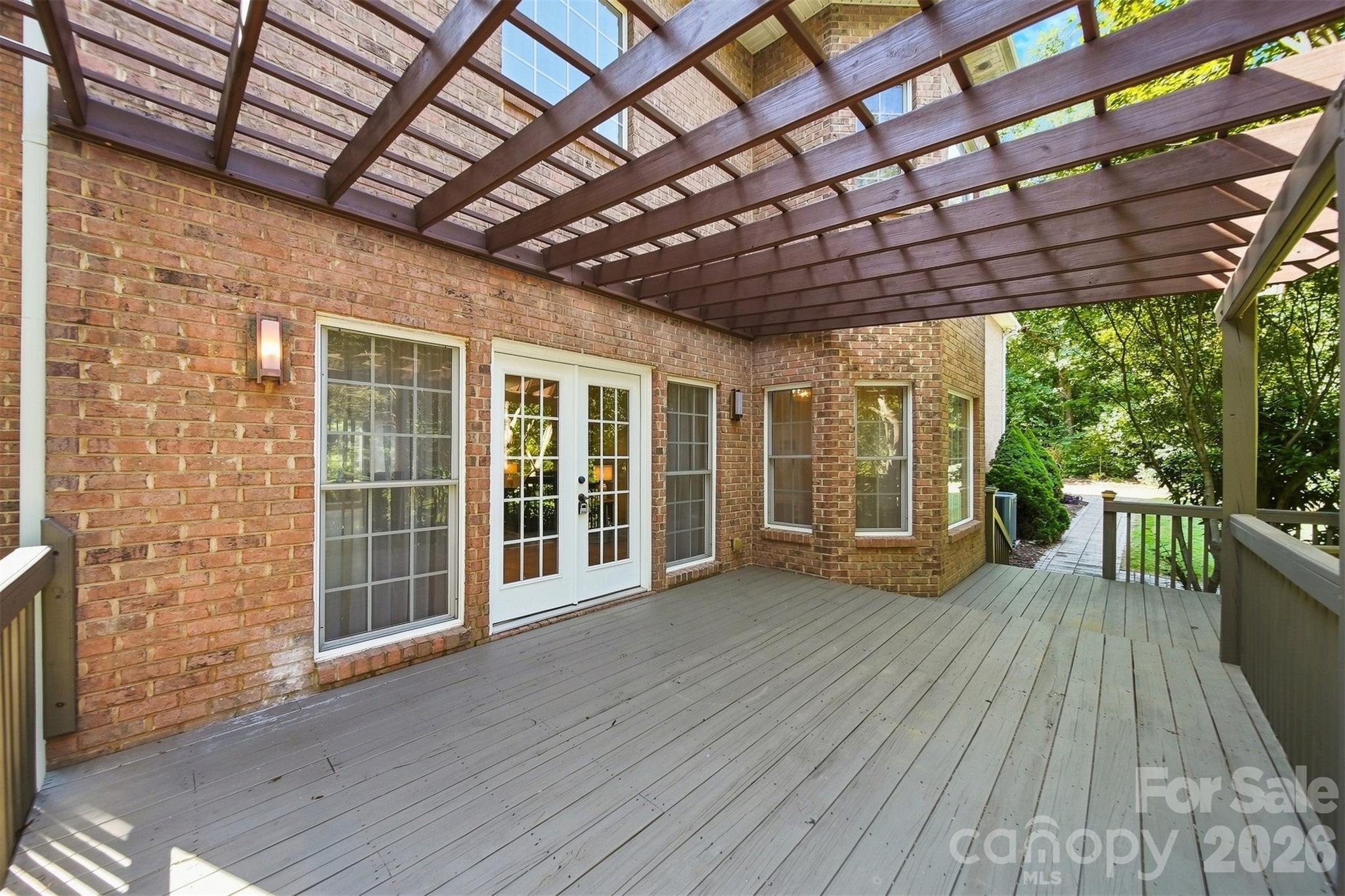 381 Lake Forest Drive Property Photo 36