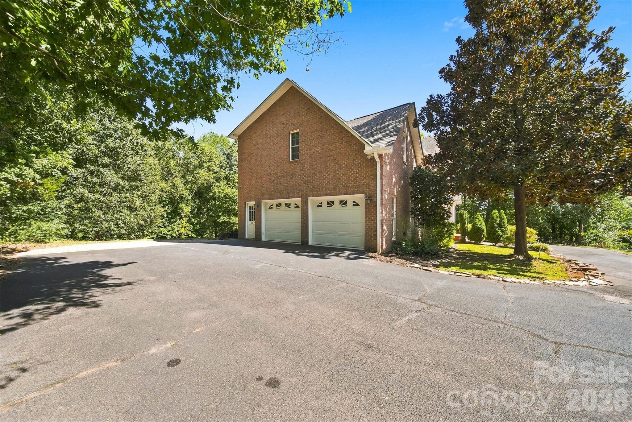 381 Lake Forest Drive Property Photo 41
