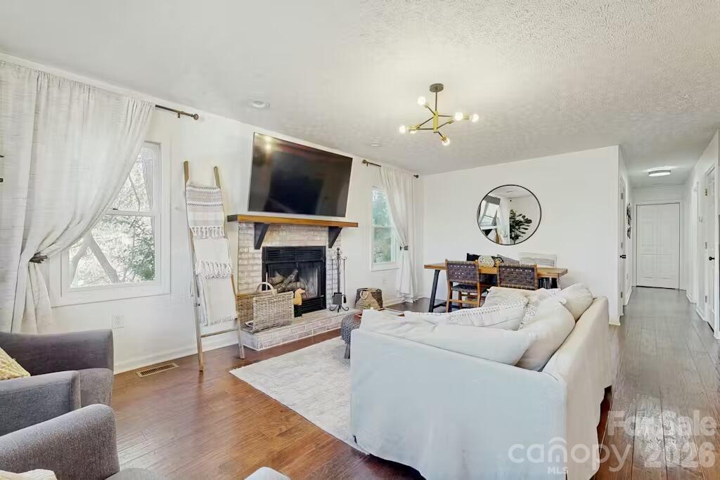 121 Oak Terrace Property Photo 2
