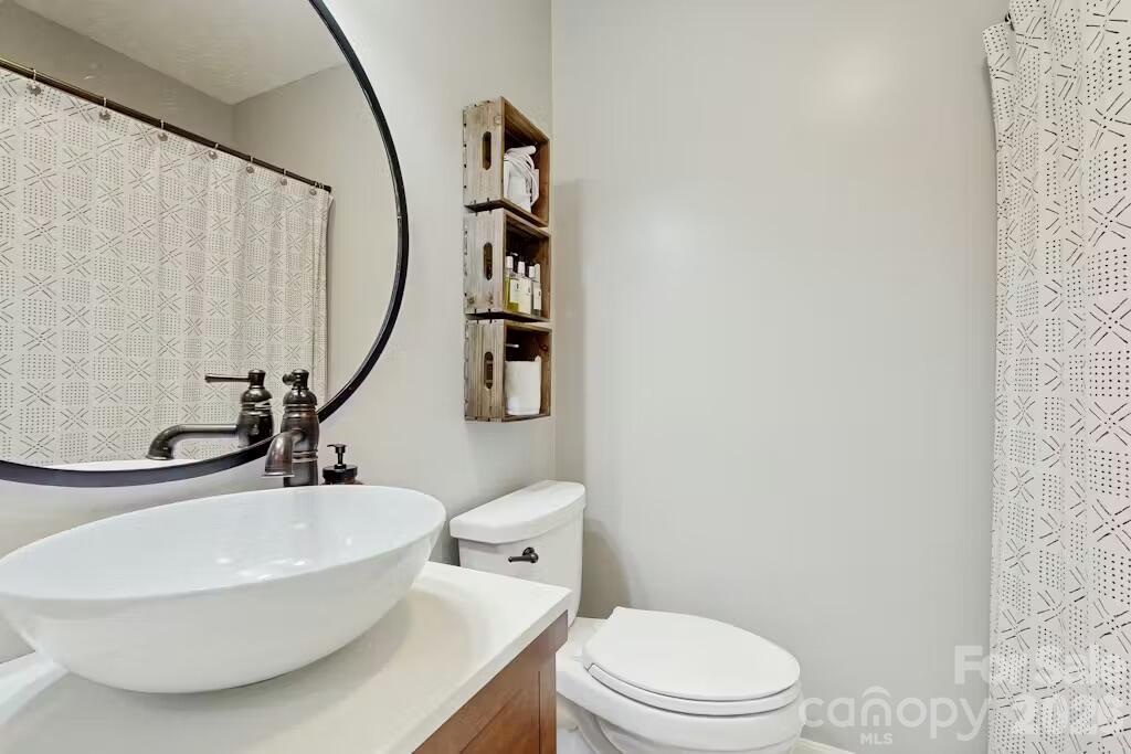 121 Oak Terrace Property Photo 12